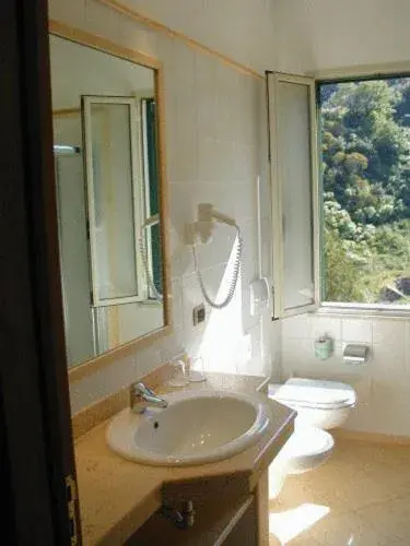 Bathroom in Hotel Villa Sirina