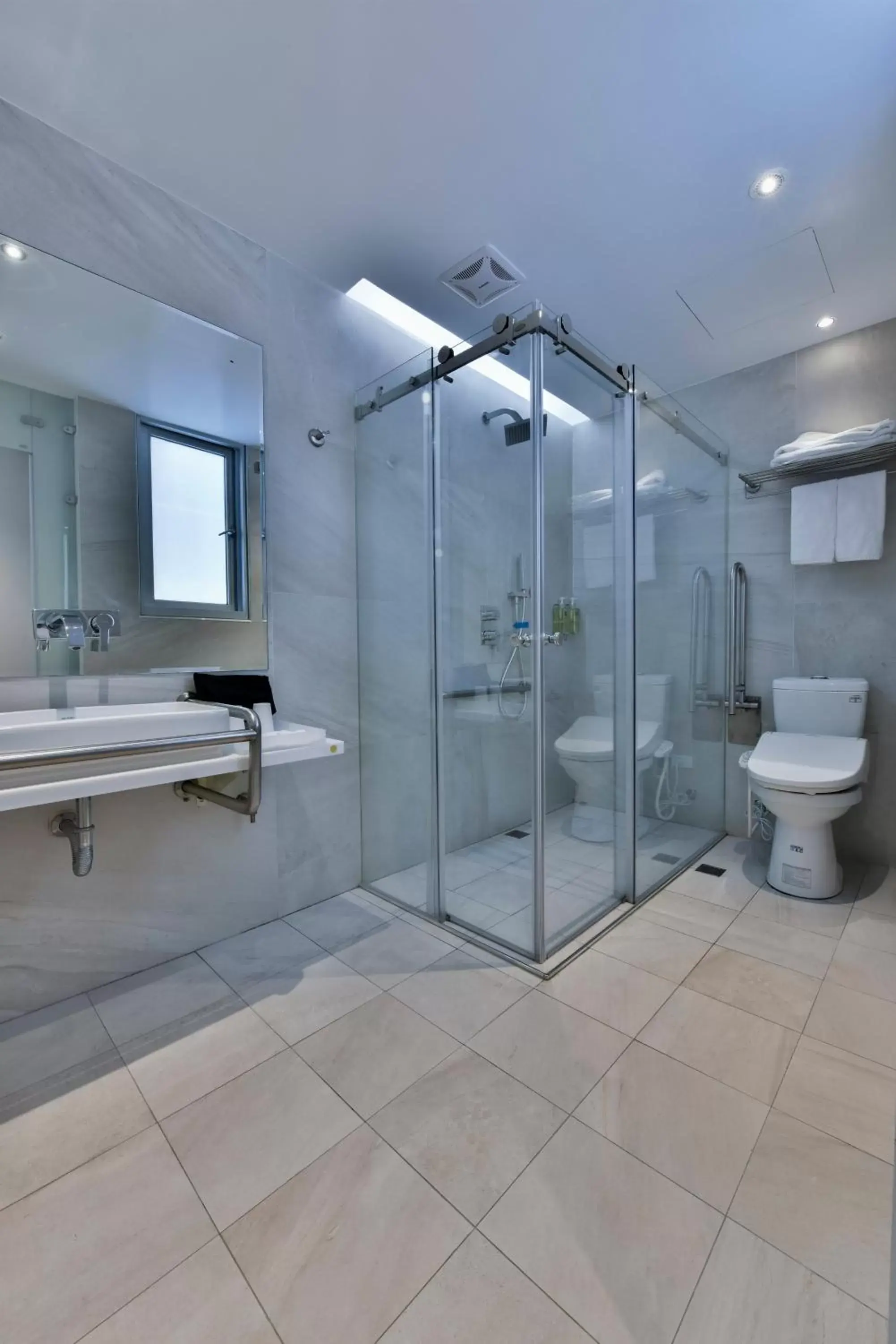 Bathroom in Hotel Mapp