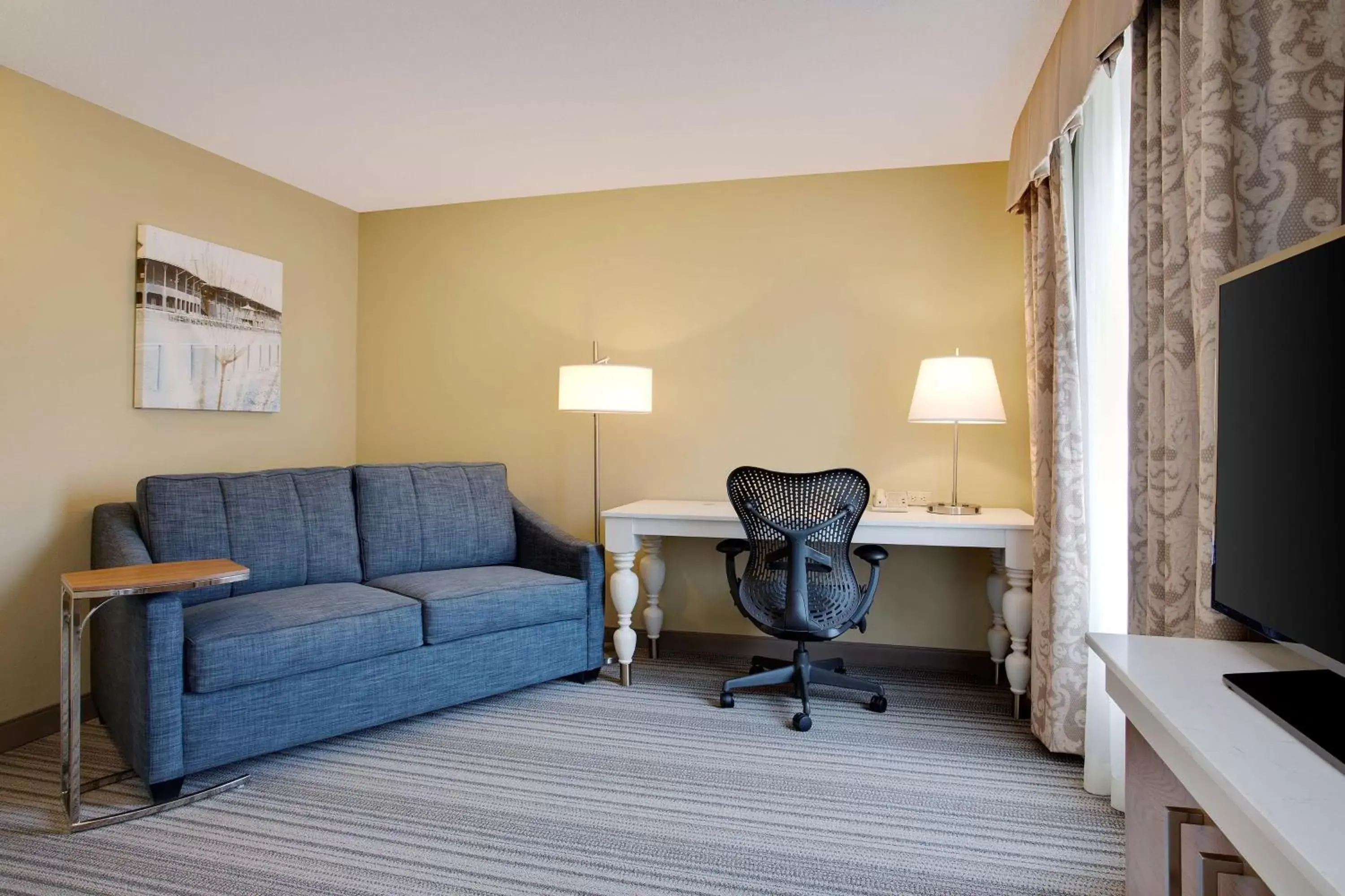 Bedroom, Seating Area in Hilton Garden Inn Saratoga Springs