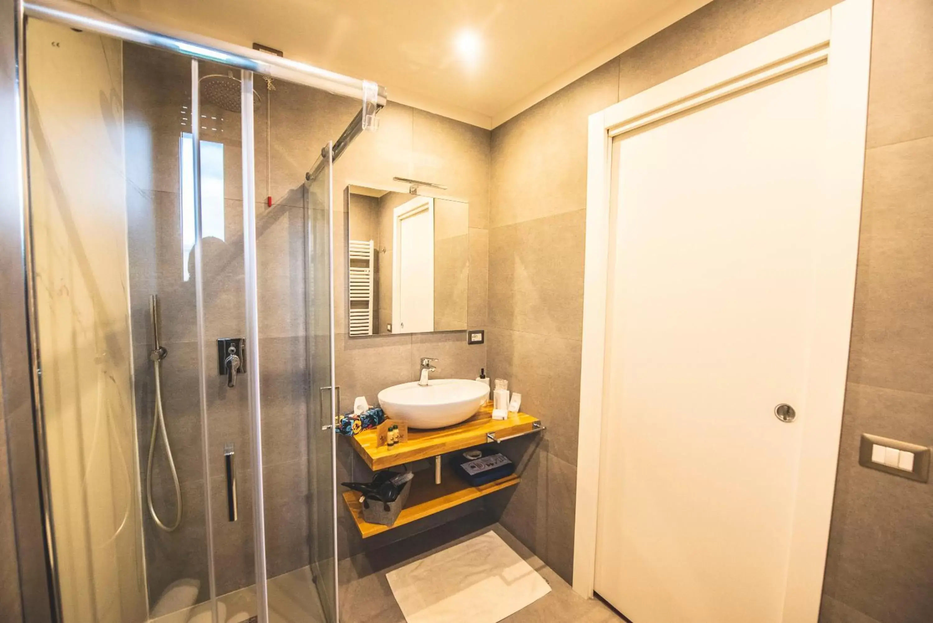 Shower, Bathroom in B&B Il Girasole