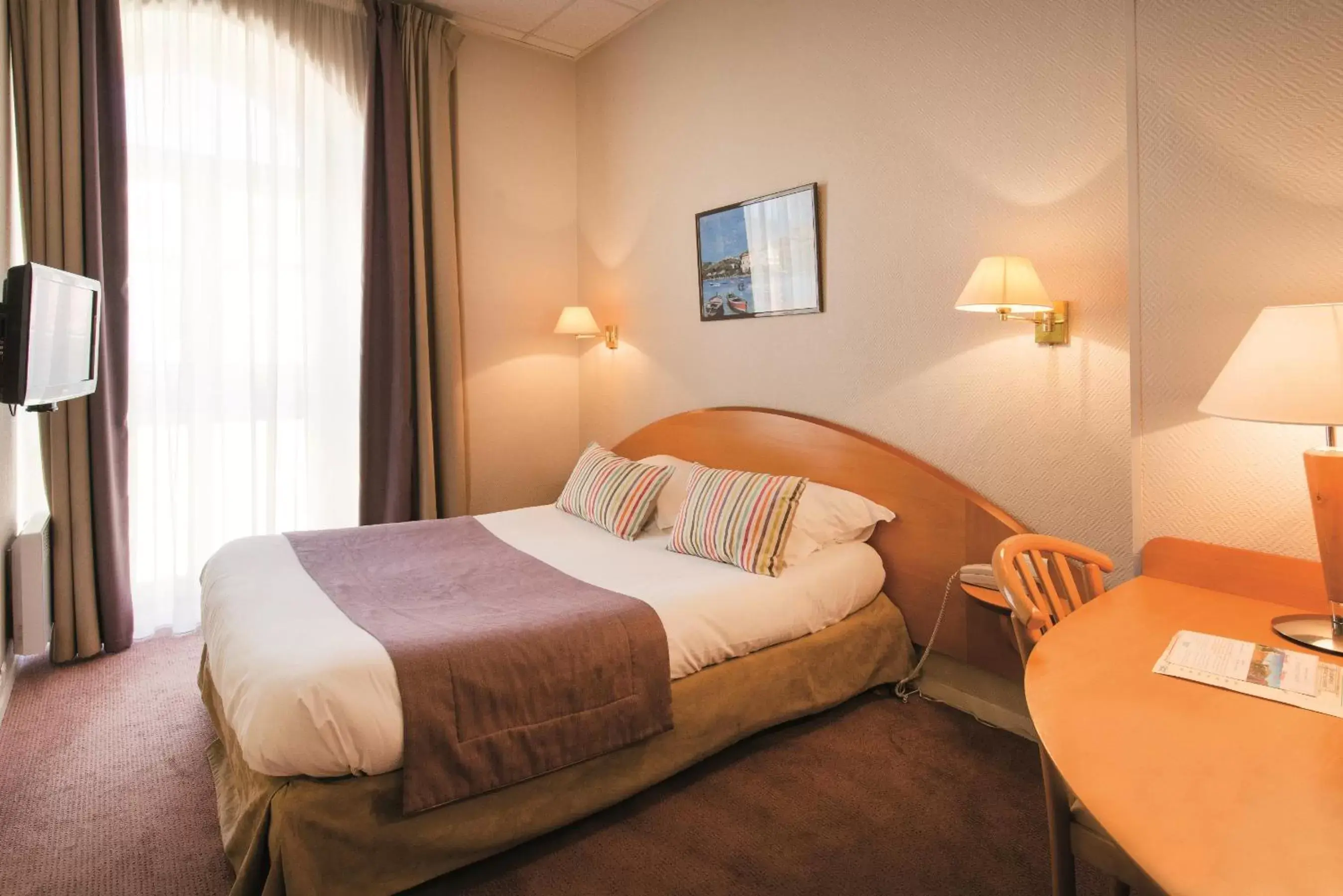 Bedroom, Room Photo in Hôtel Vacances Bleues Balmoral