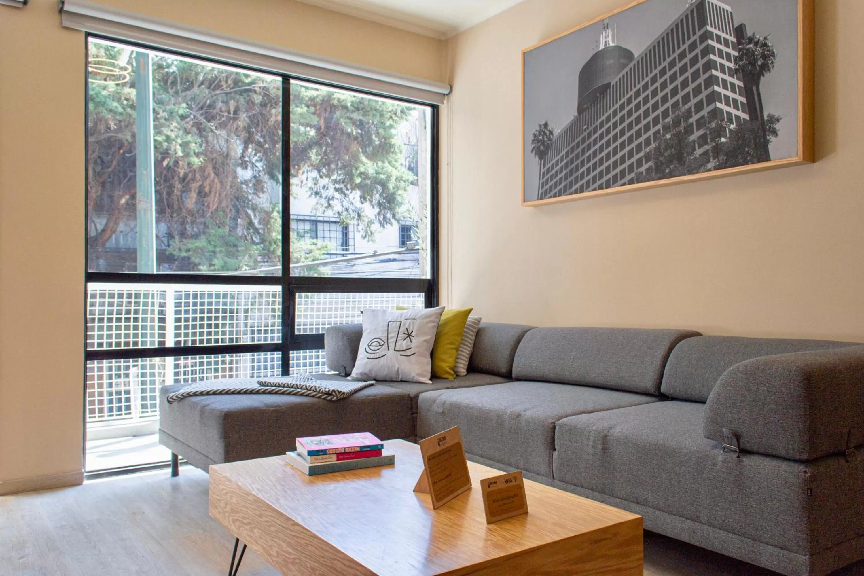 Living room in Mi Zona Lodging WTC