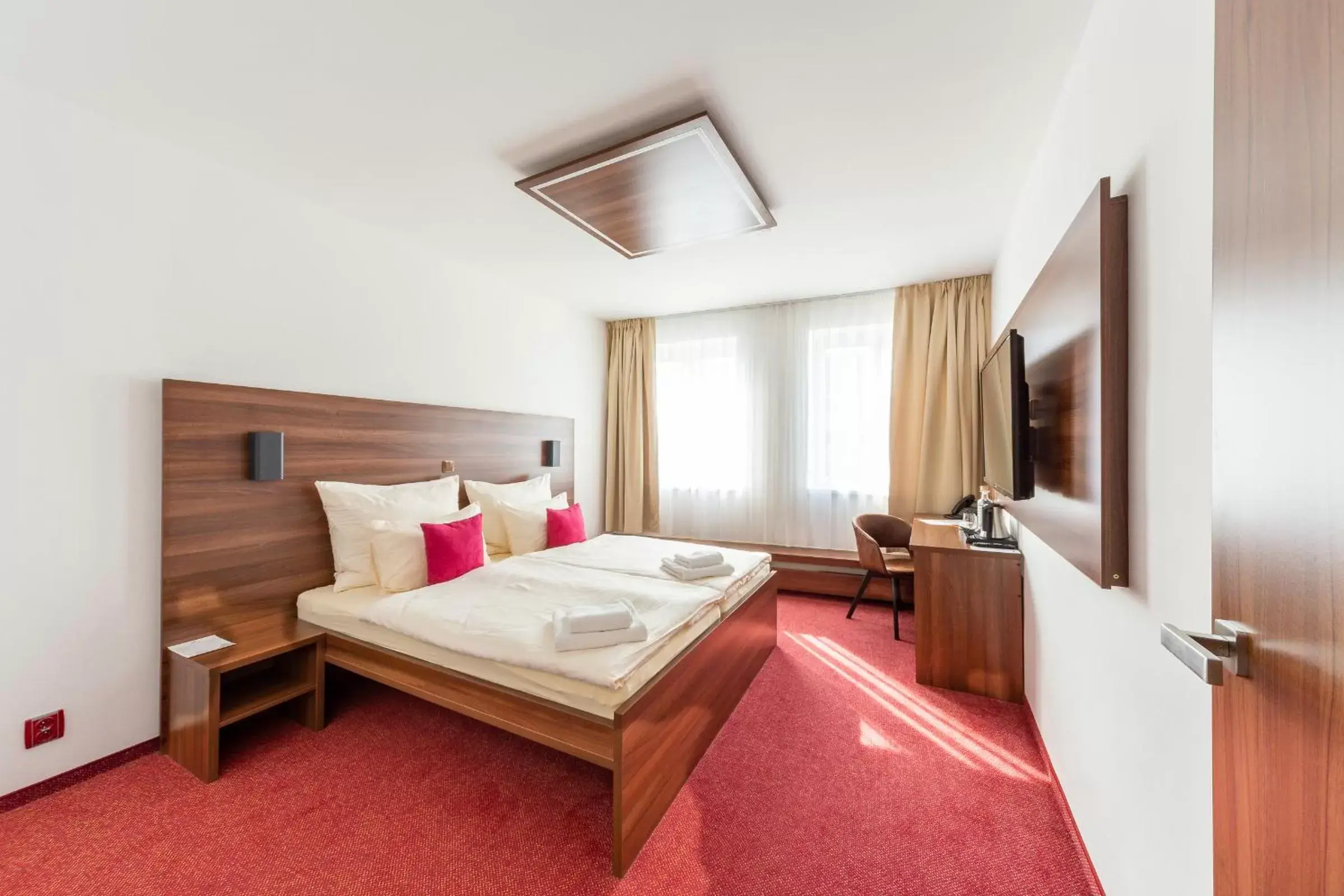 Deluxe Quadruple Room - single occupancy in Bohemia Inn Hotel Deluxe Quadruple Room - single occupancy in Bohemia Inn Hotel