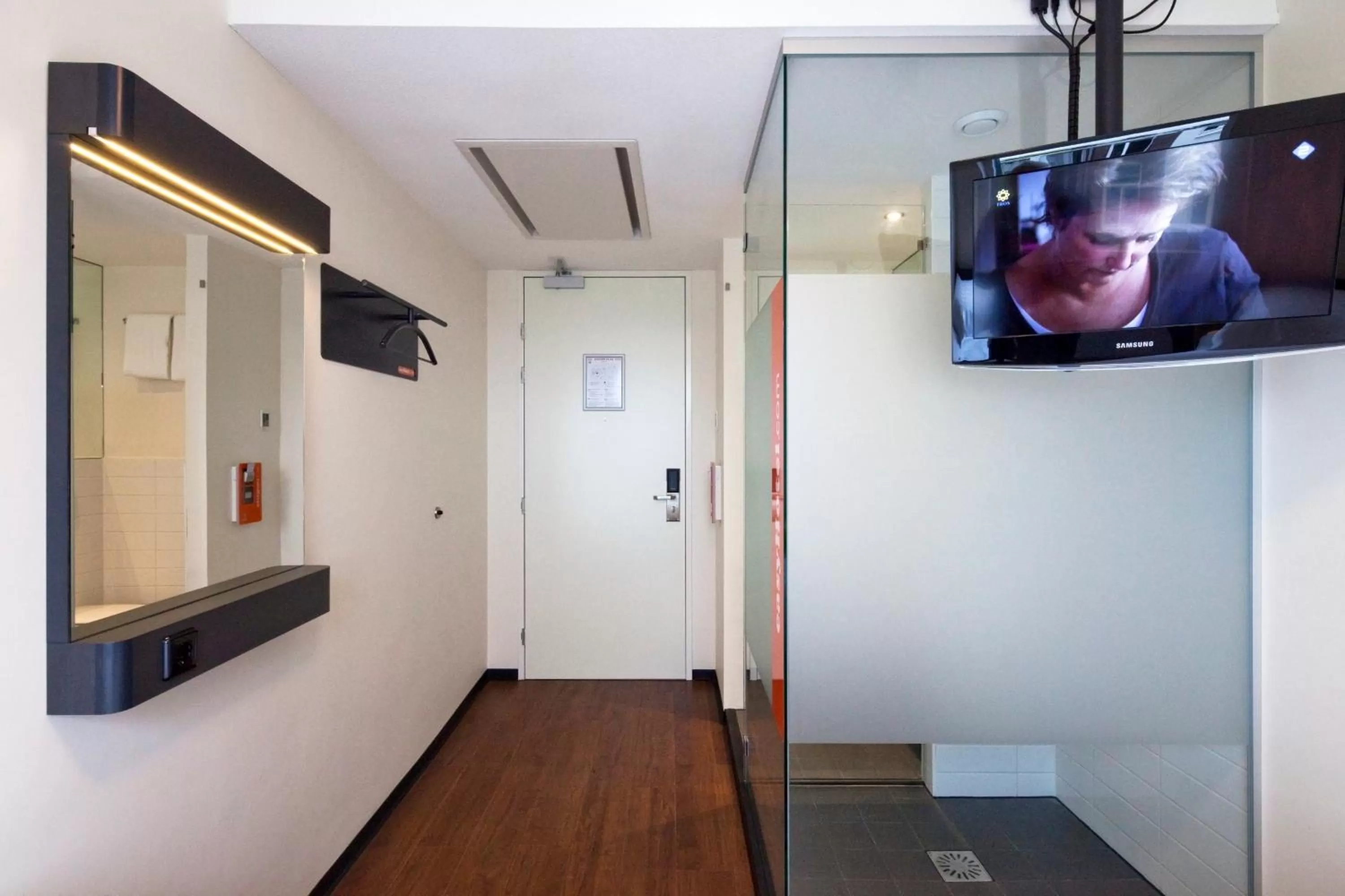 TV and multimedia in easyHotel Amsterdam City Centre South