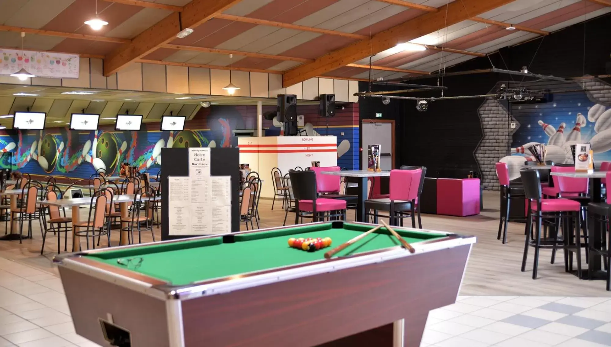 Billiard, Billiards in Hotel Restaurant du Bowling de Millau