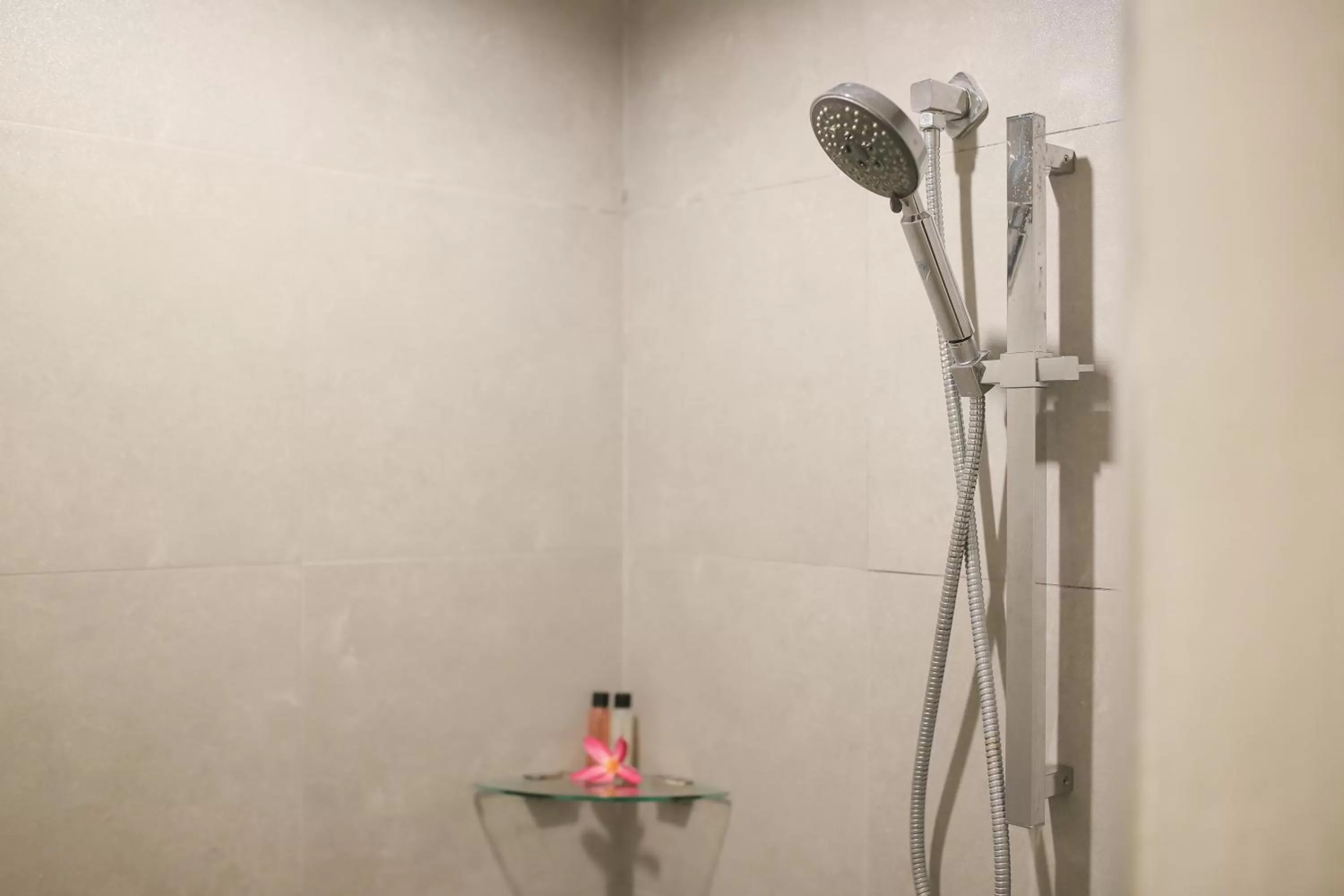 Shower in The Mantrini Chiang Rai