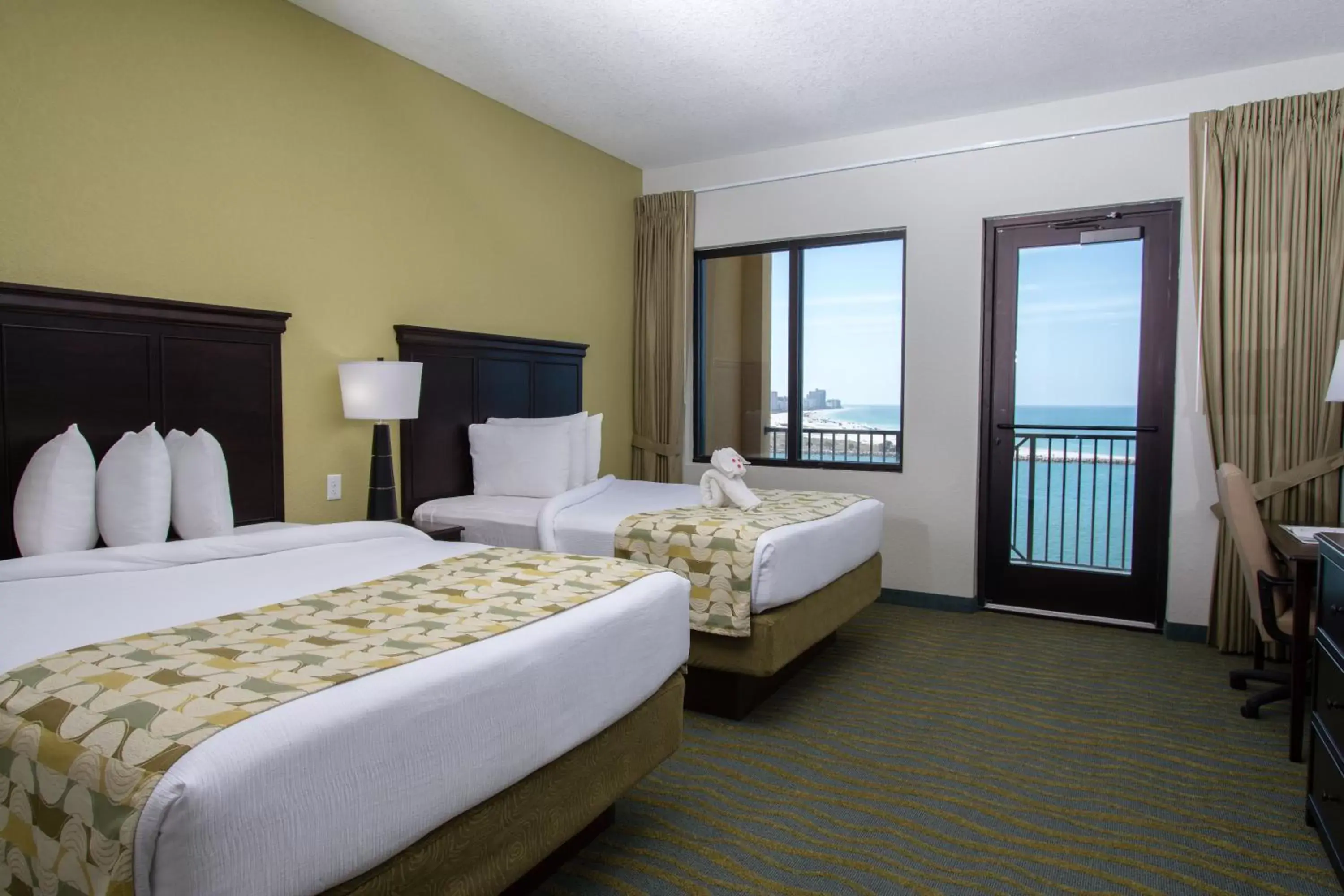 Photo of the whole room, Bed in Edge Hotel Clearwater Beach