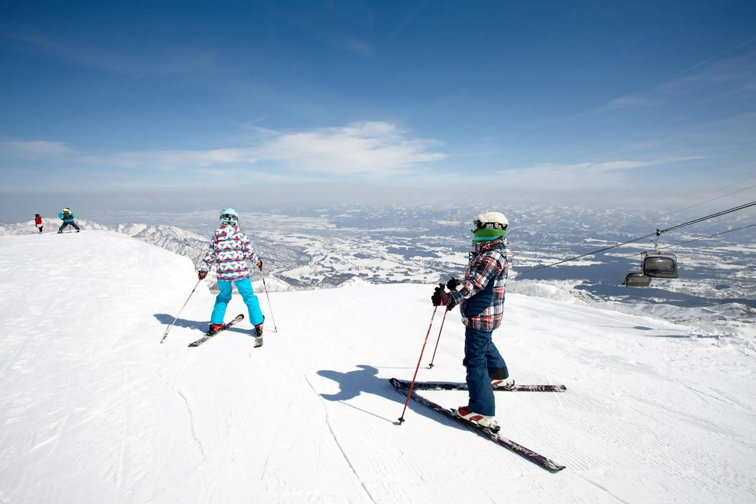 Skiing in Lotte Arai Resort
