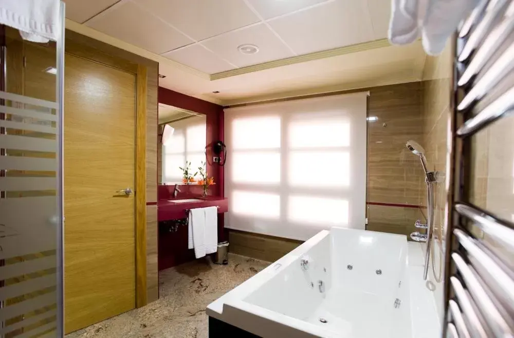 Bathroom in Hotel El Churra