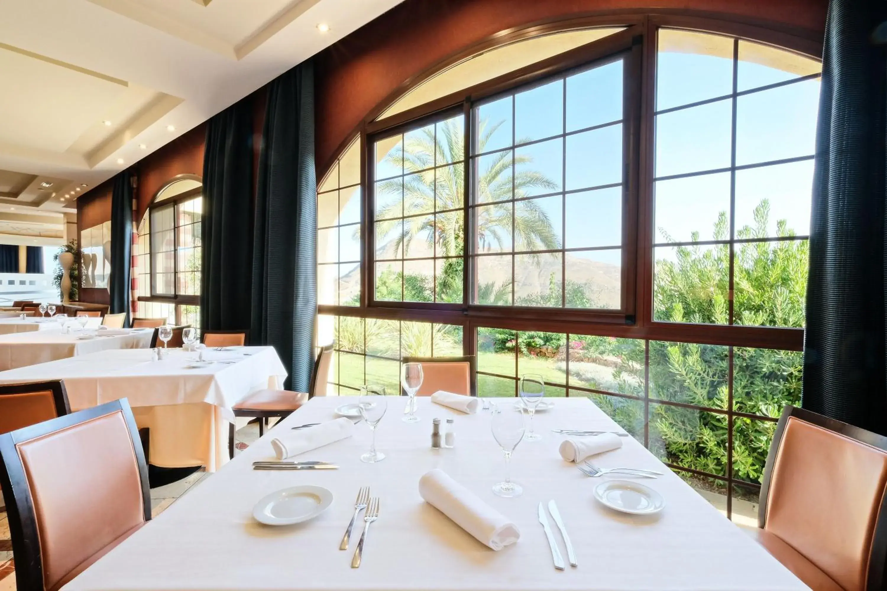 Restaurant/Places to Eat in Envia Almería Apartments Spa & Golf