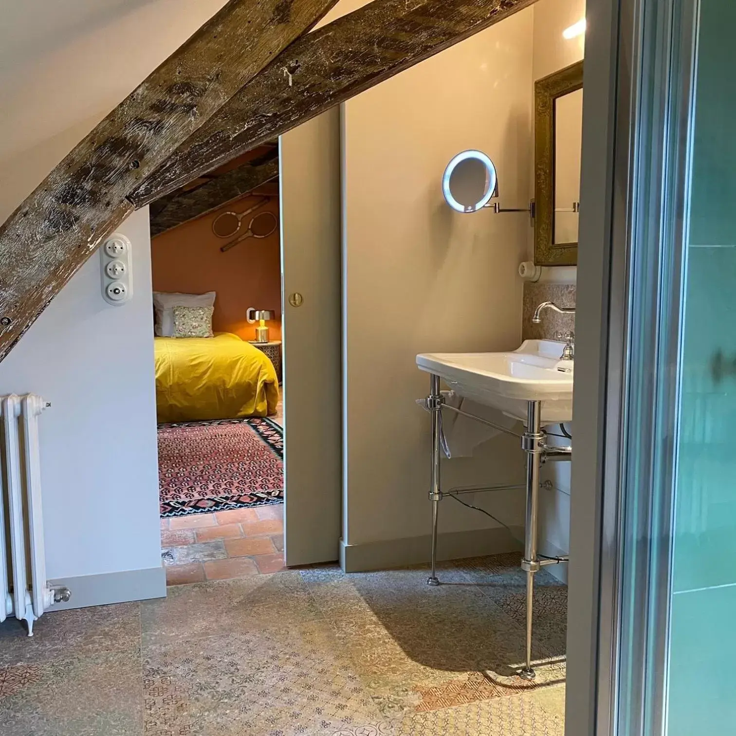 Bed, Bathroom in La Gironnerie