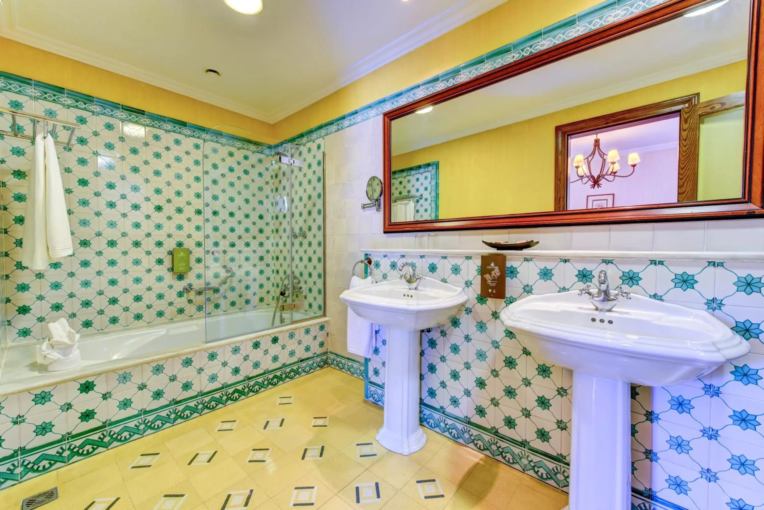 Bathroom in Hotel Spa Villalba