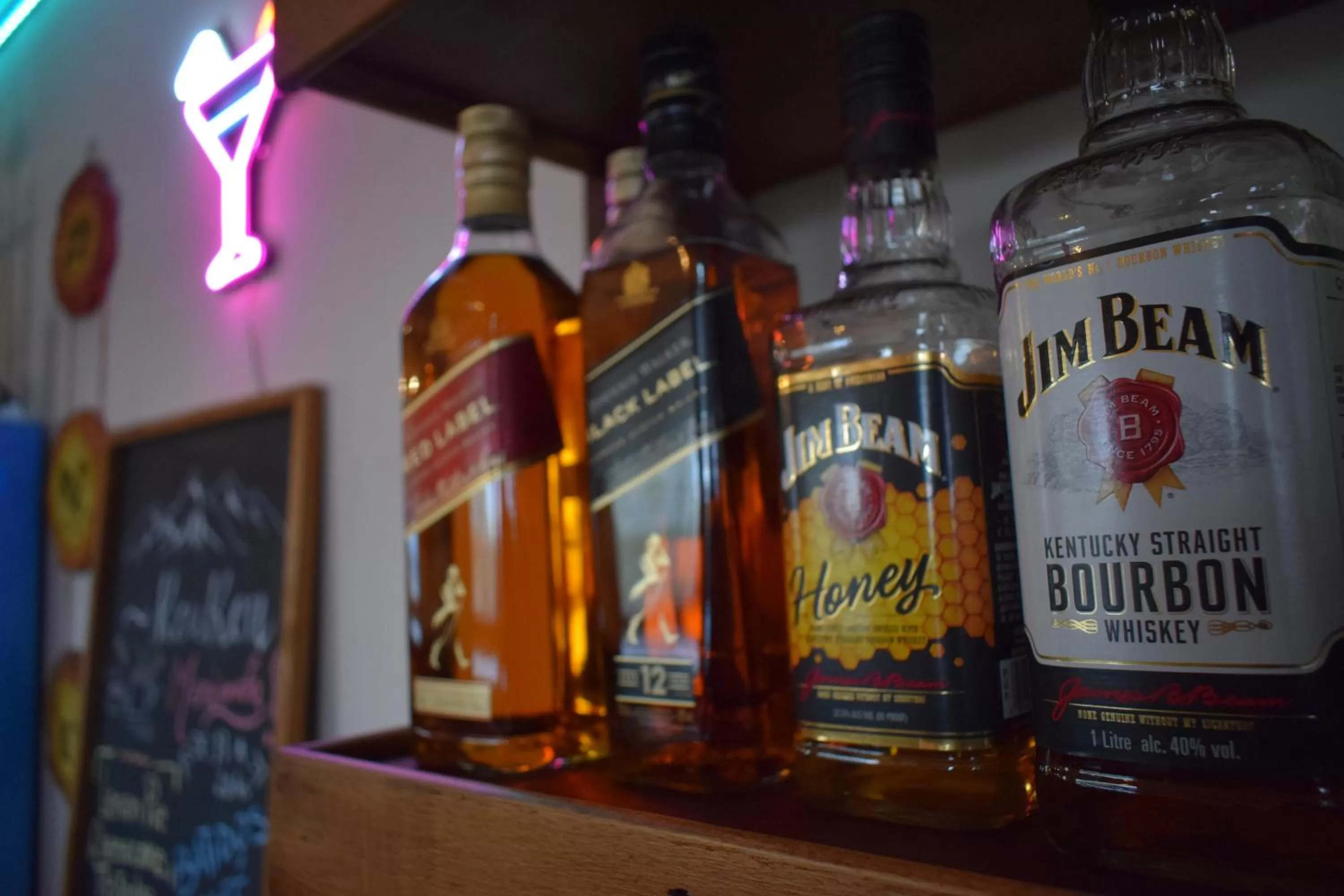 Restaurant/places to eat in Hotel Mora