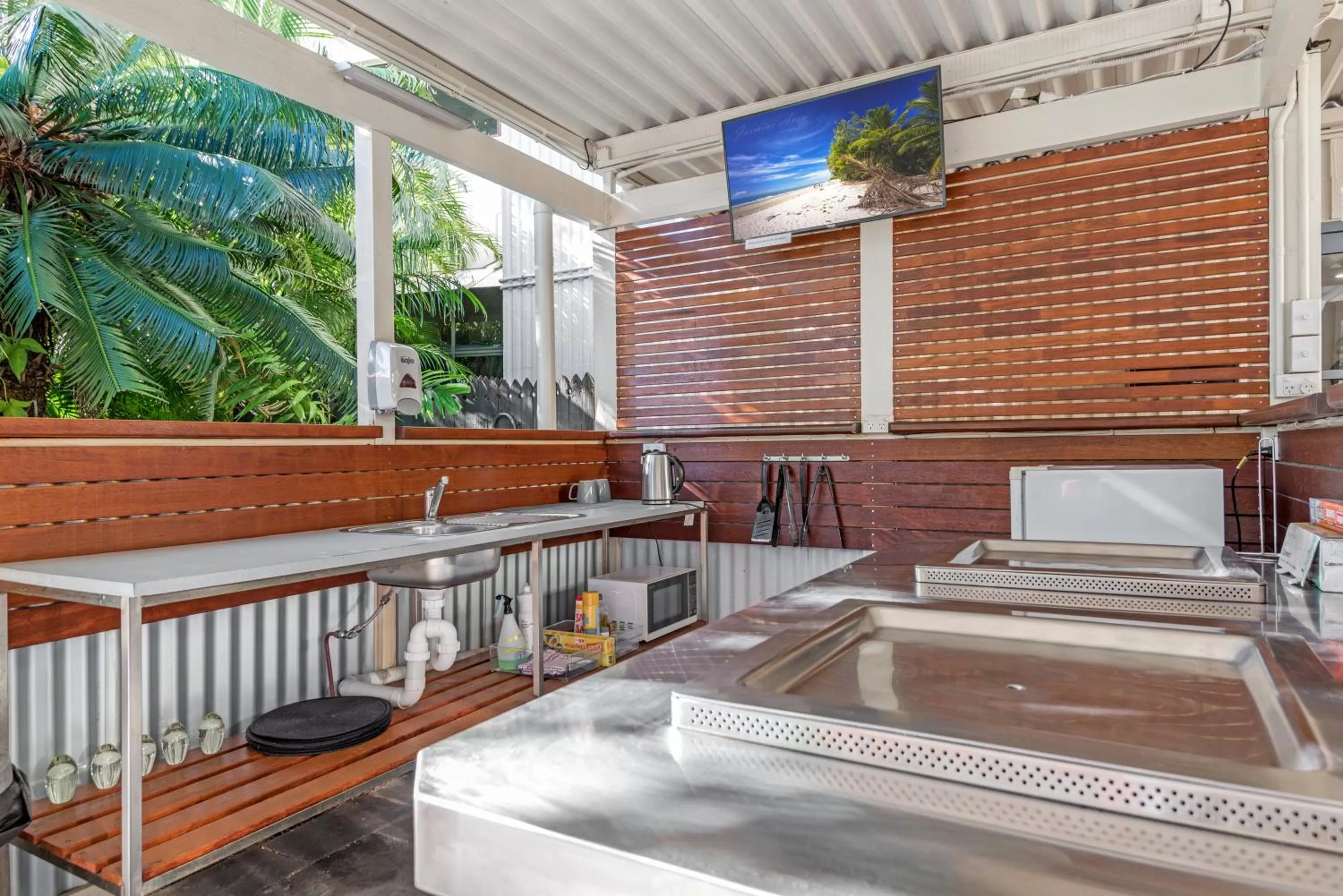 BBQ facilities in Amaroo At Trinity