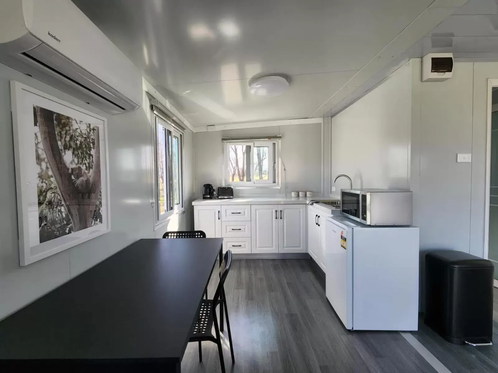 Kitchen/Kitchenette in Moruya Motel