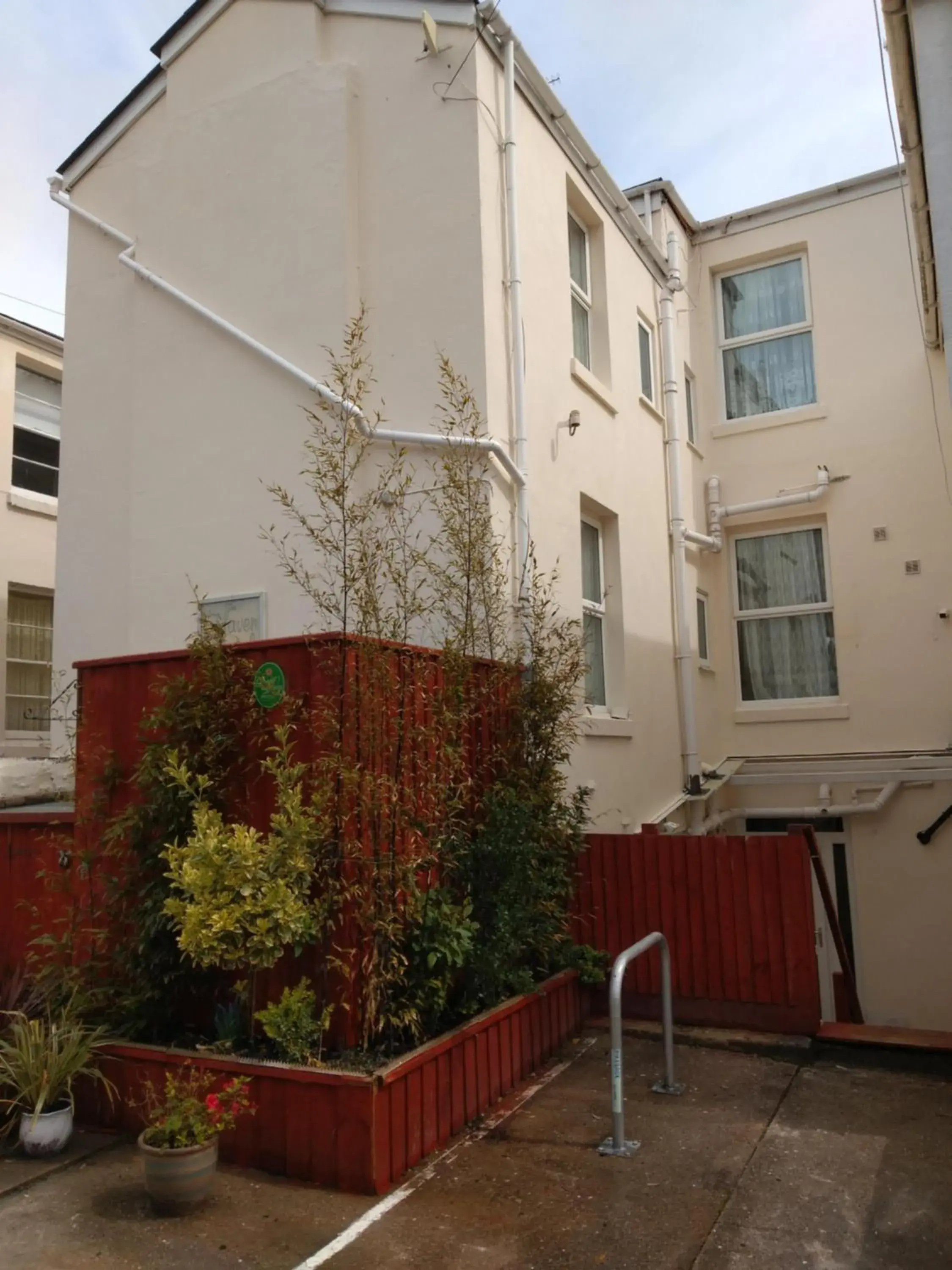 Property building in Haven House Property building in Haven House