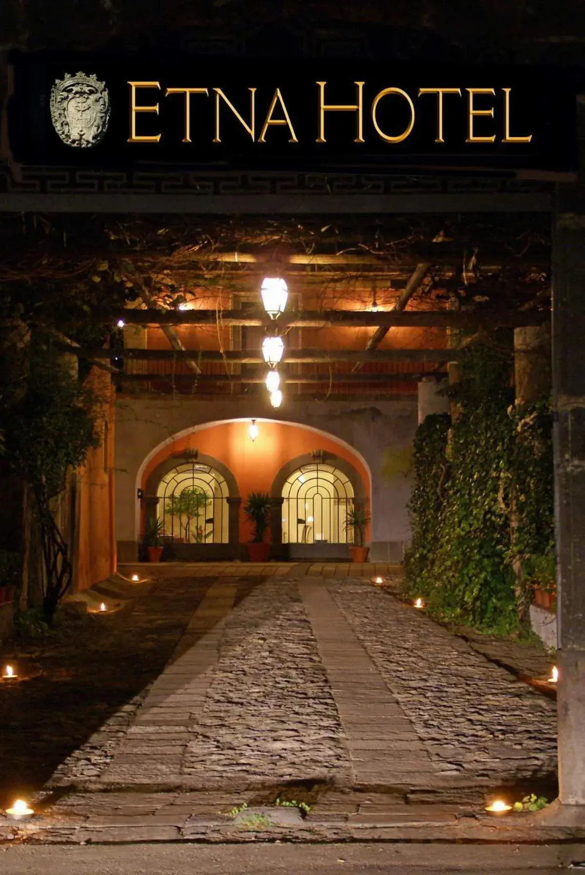 Facade/entrance, Property Building in Etna Hotel