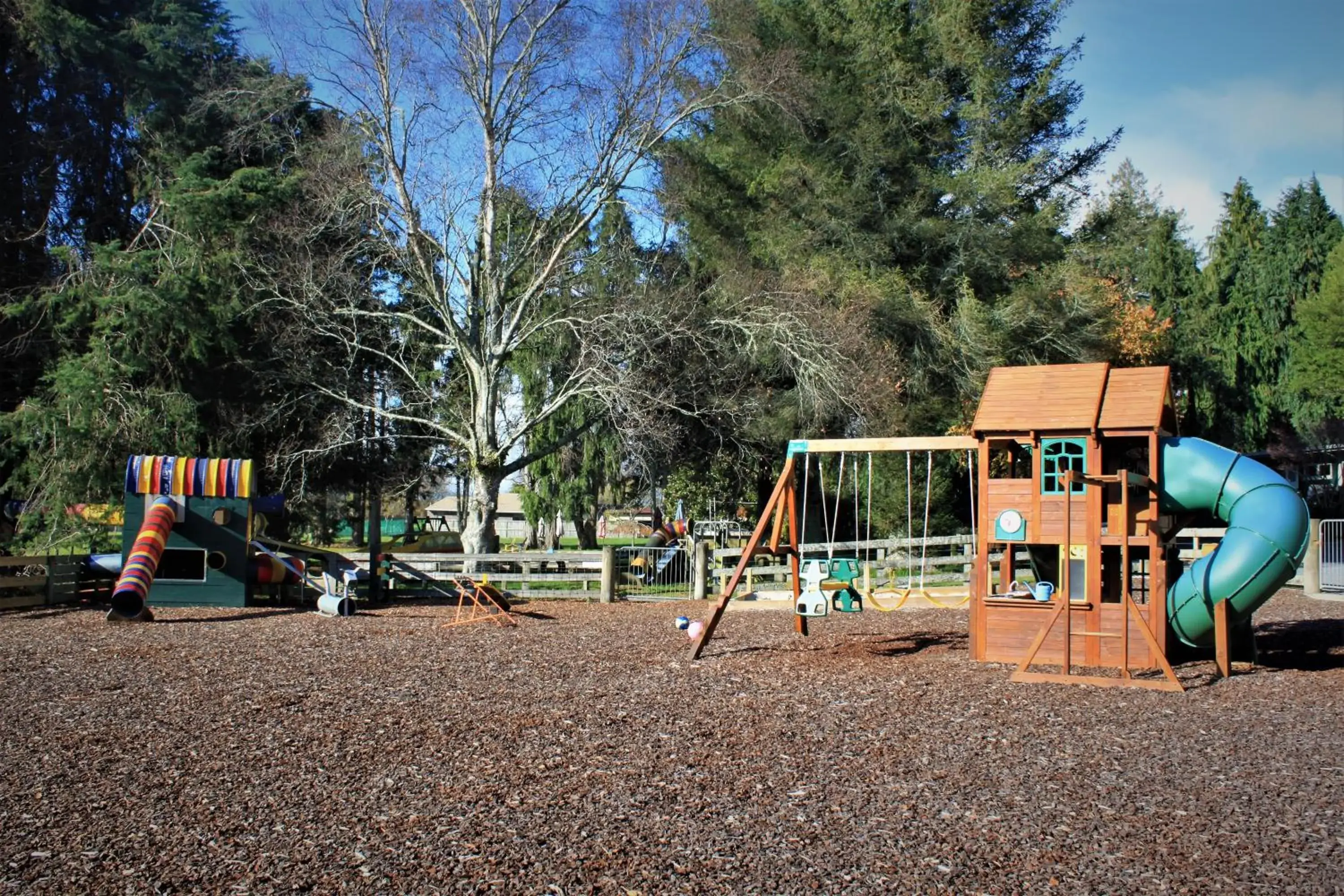 Children play ground, Children's Play Area in Rotorua Hideaway Lodge
