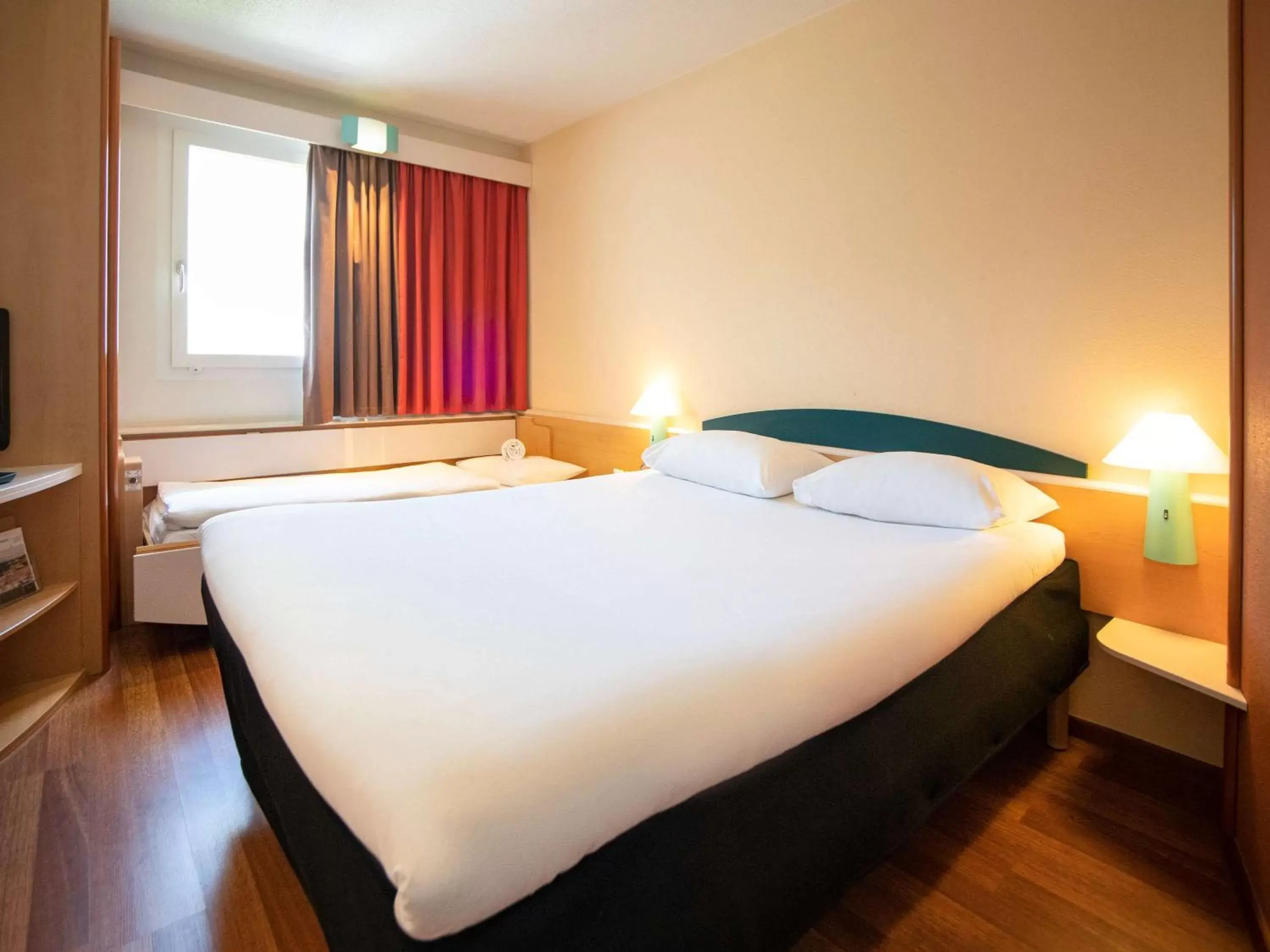 Bedroom, Bed in ibis Fribourg Bedroom, Bed in ibis Fribourg