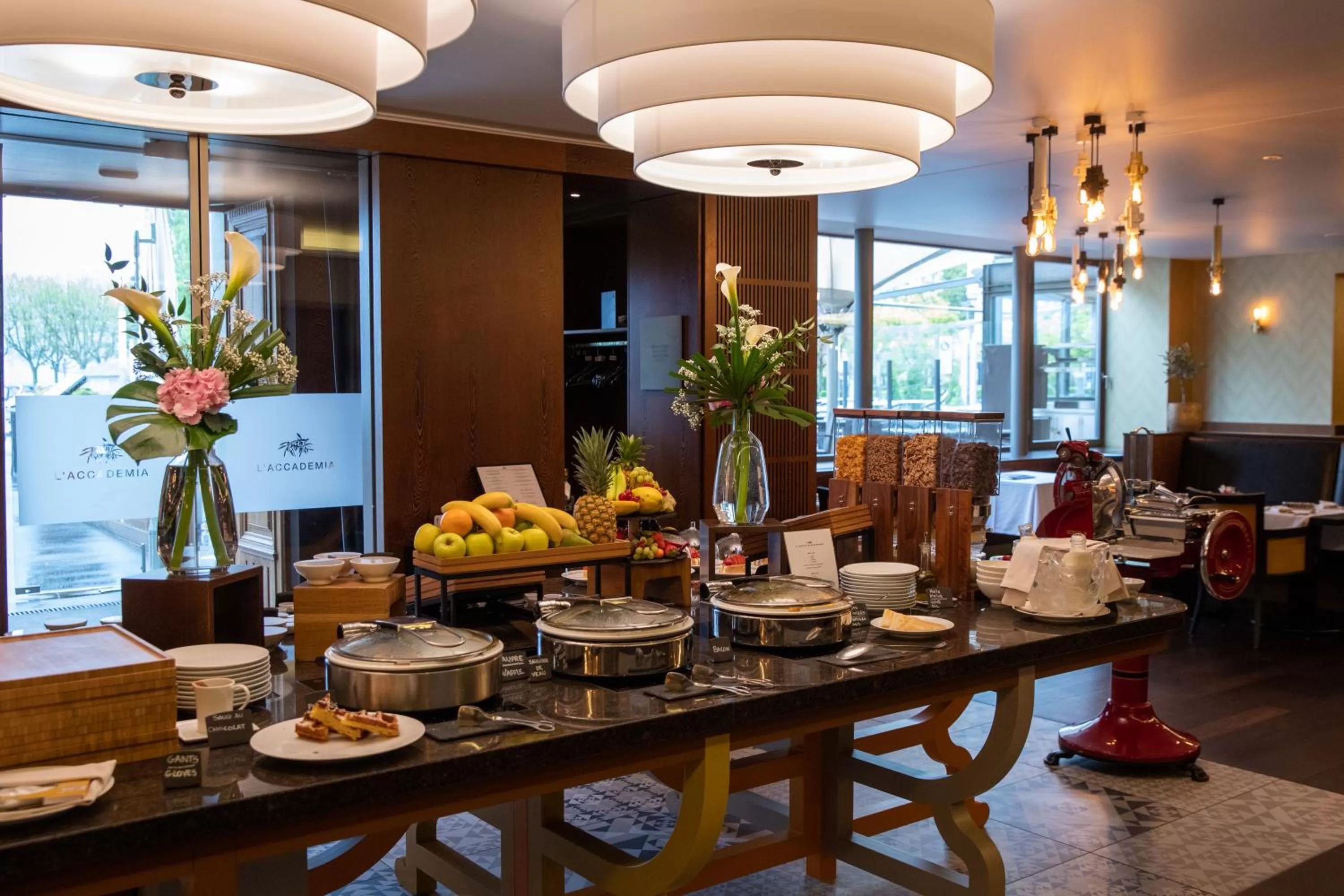 Breakfast in Hotel Angleterre