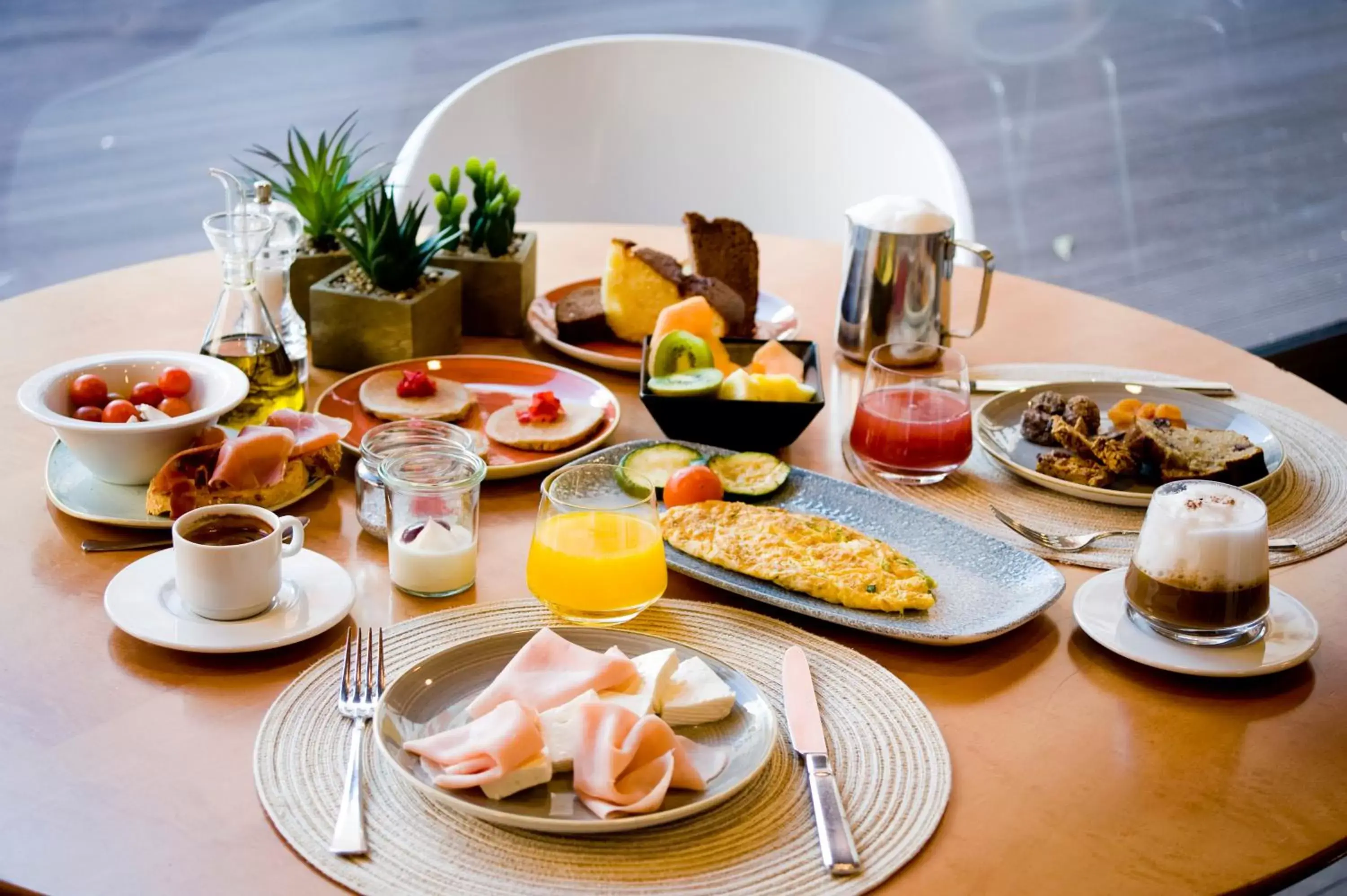 Food close-up, Breakfast in Madrid - Retiro, an IHG Hotel