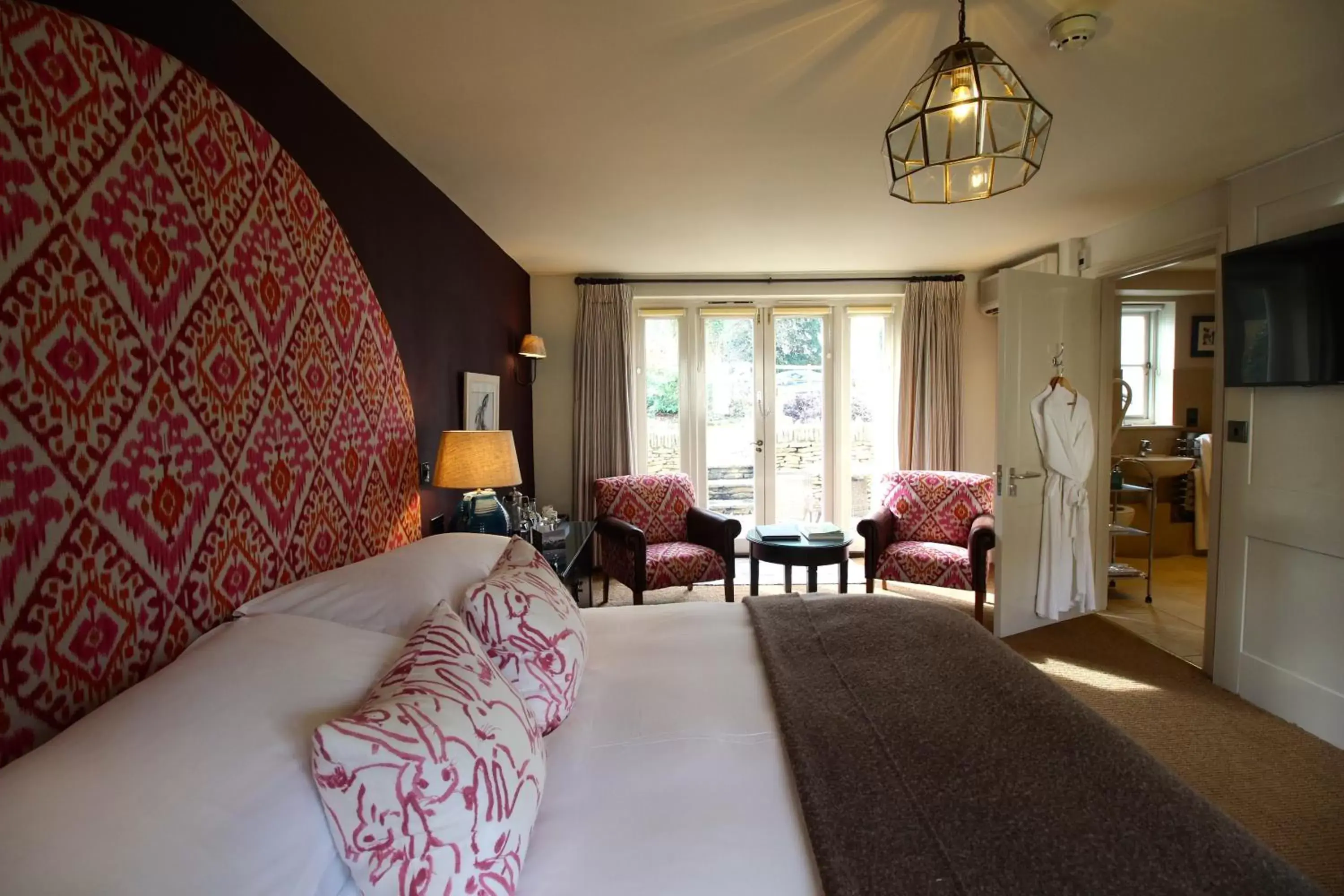 Deluxe Double or Twin Room in The Hare & Hounds Hotel