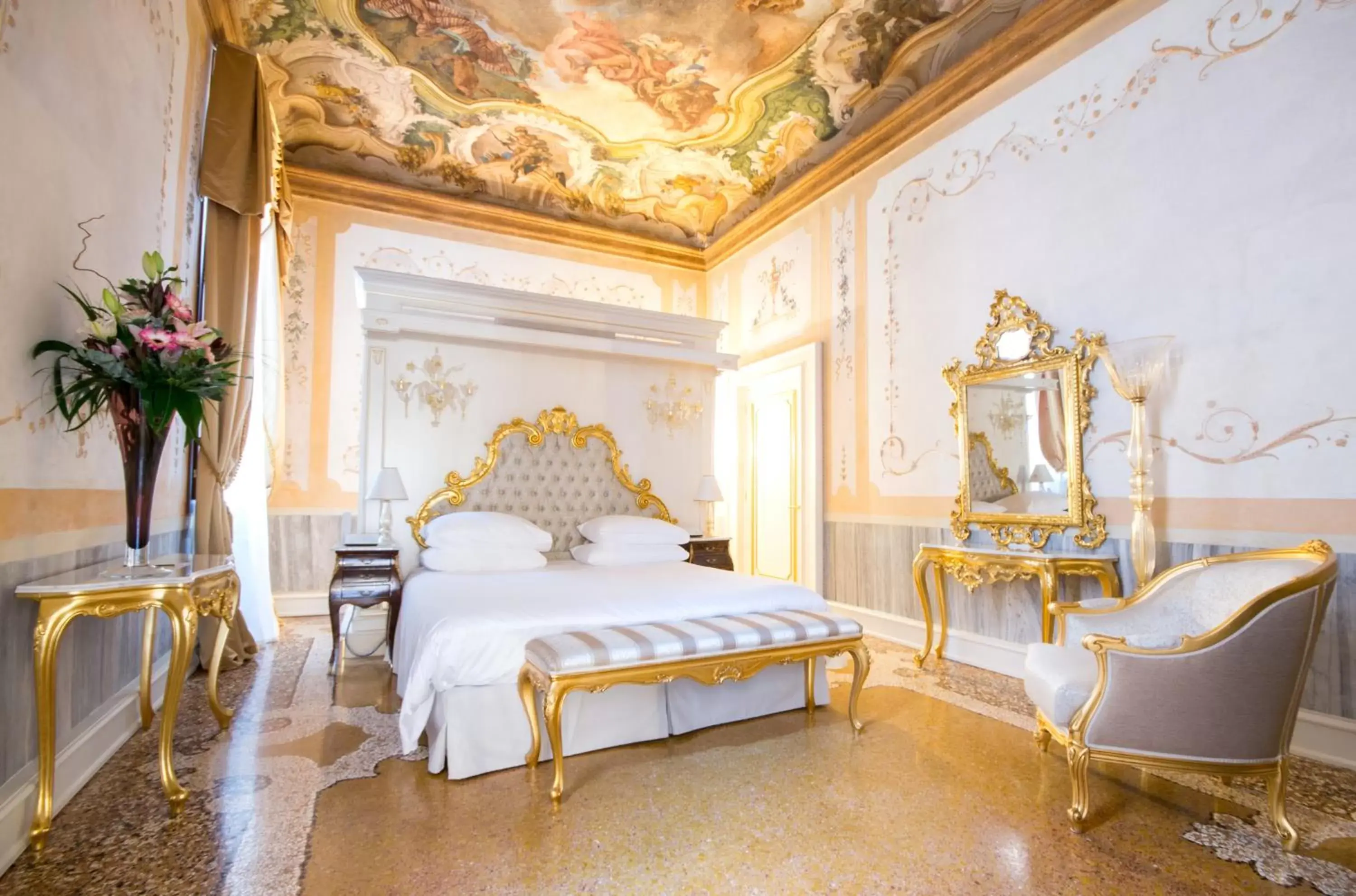 Bedroom, Bed in Ca' Bonfadini Historic Experience