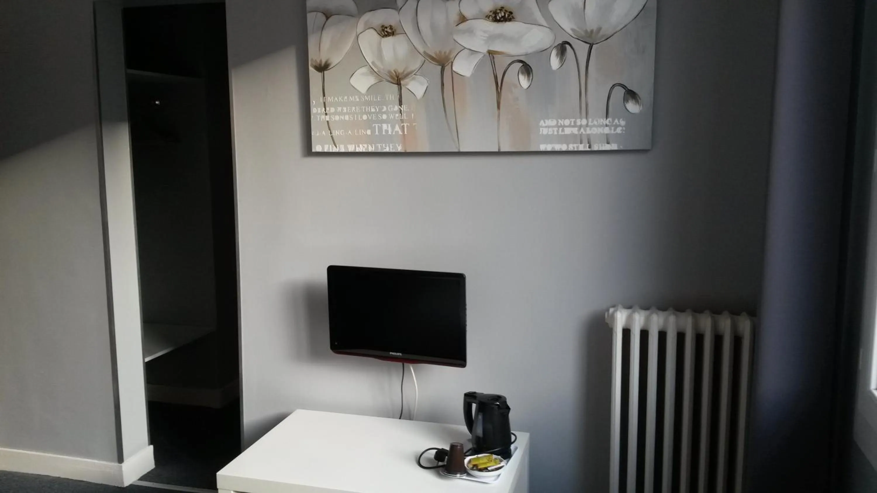 Coffee/tea facilities in Hotel De l'Univers