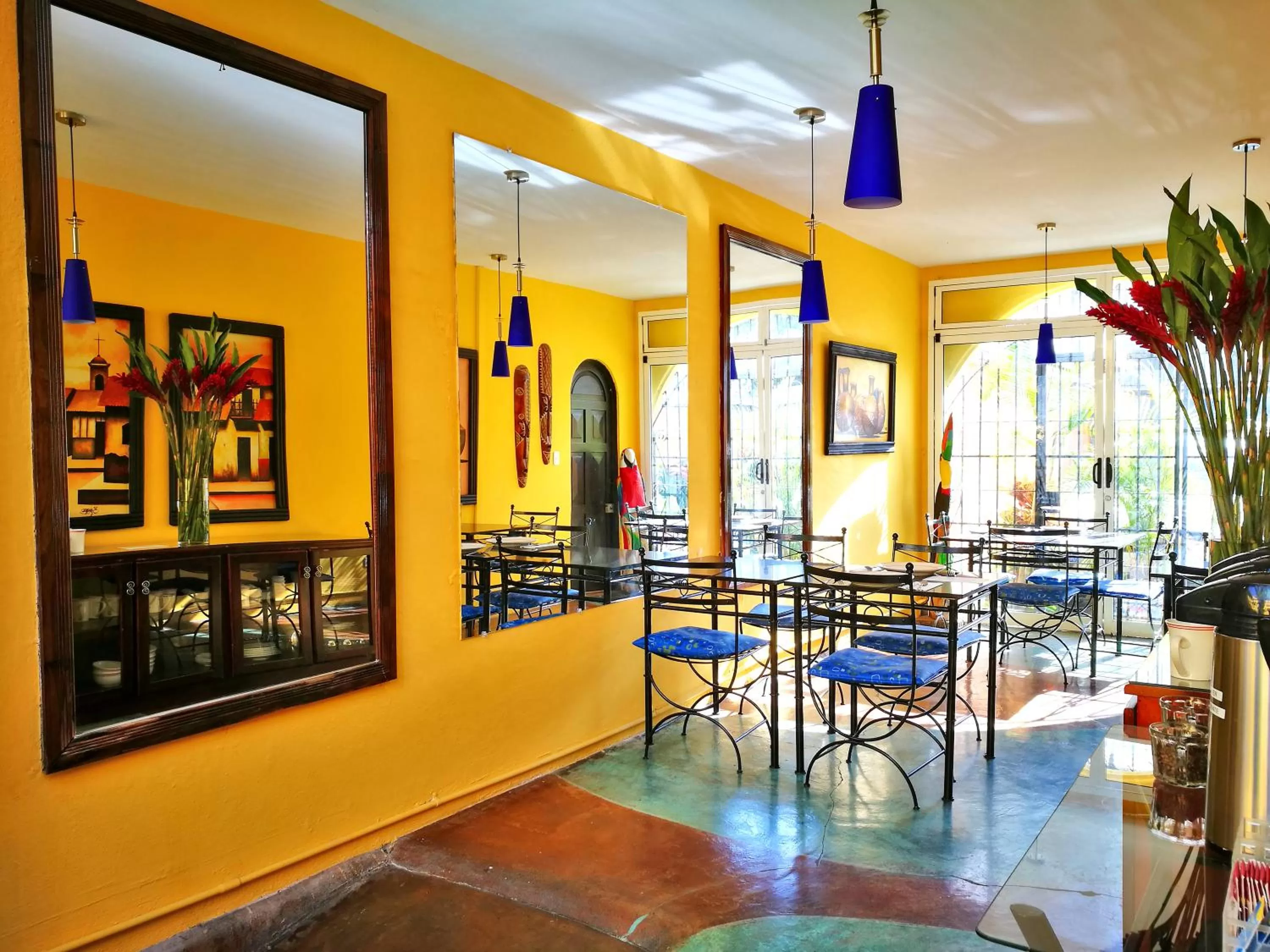 Breakfast in Hotel Casa 69