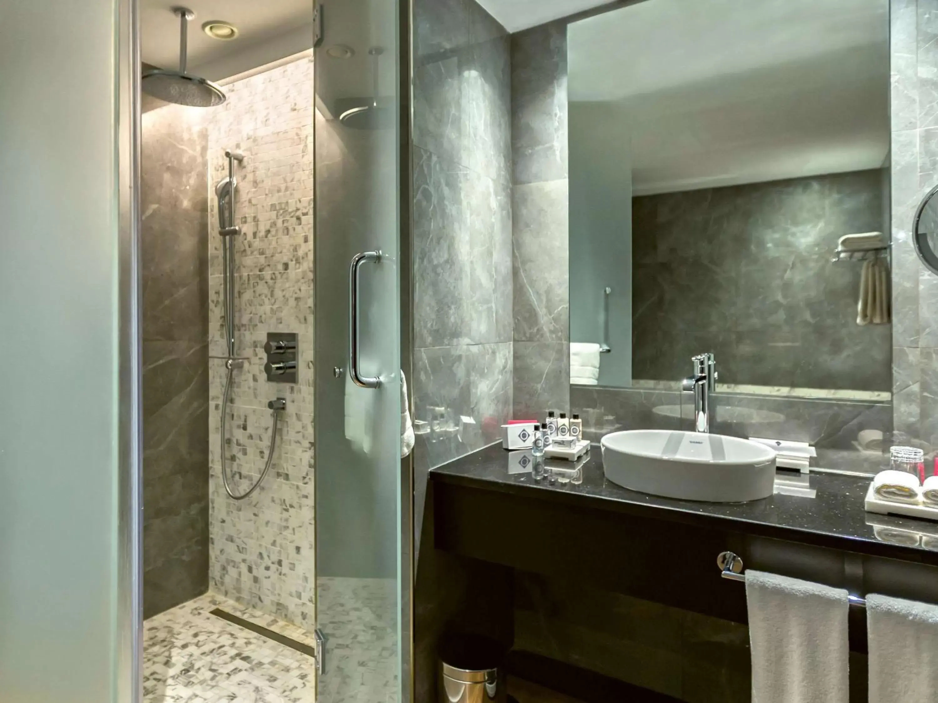 Photo of the whole room, Bathroom in Mövenpick Hotel du Lac Tunis