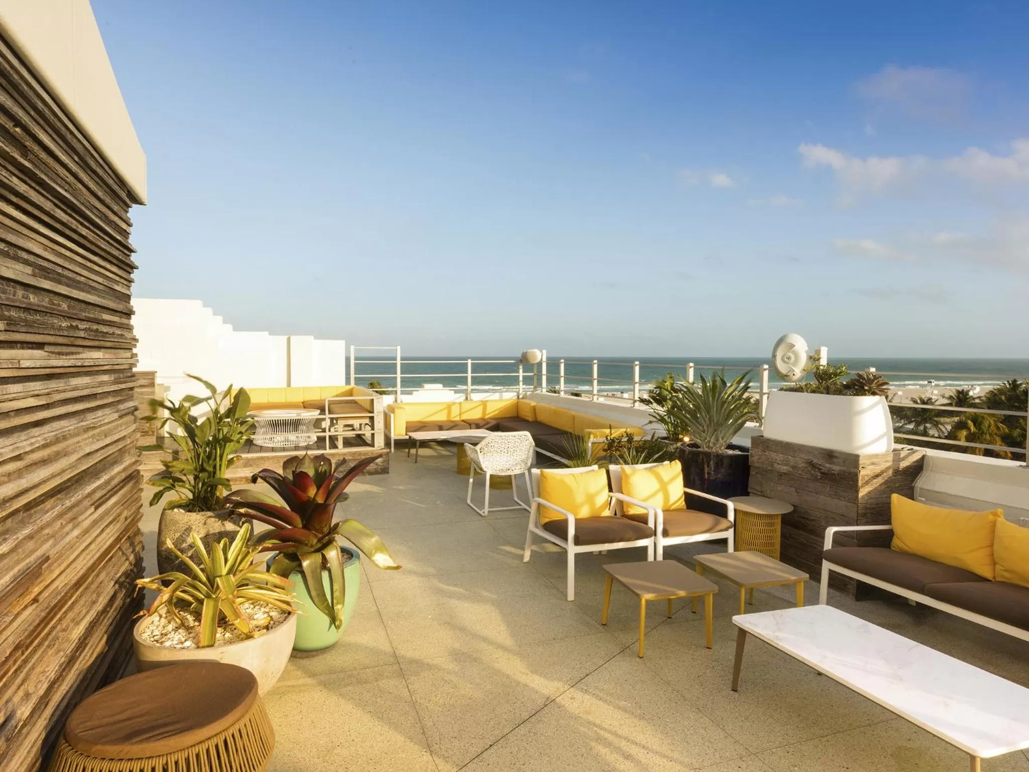 Restaurant/places to eat in Clevelander Hotel