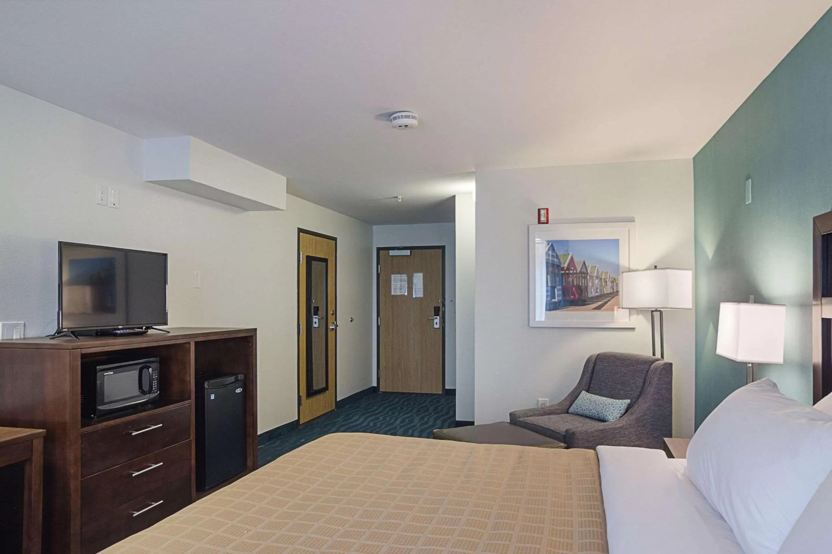 Photo of the whole room, Bed in Quality Inn Seaside