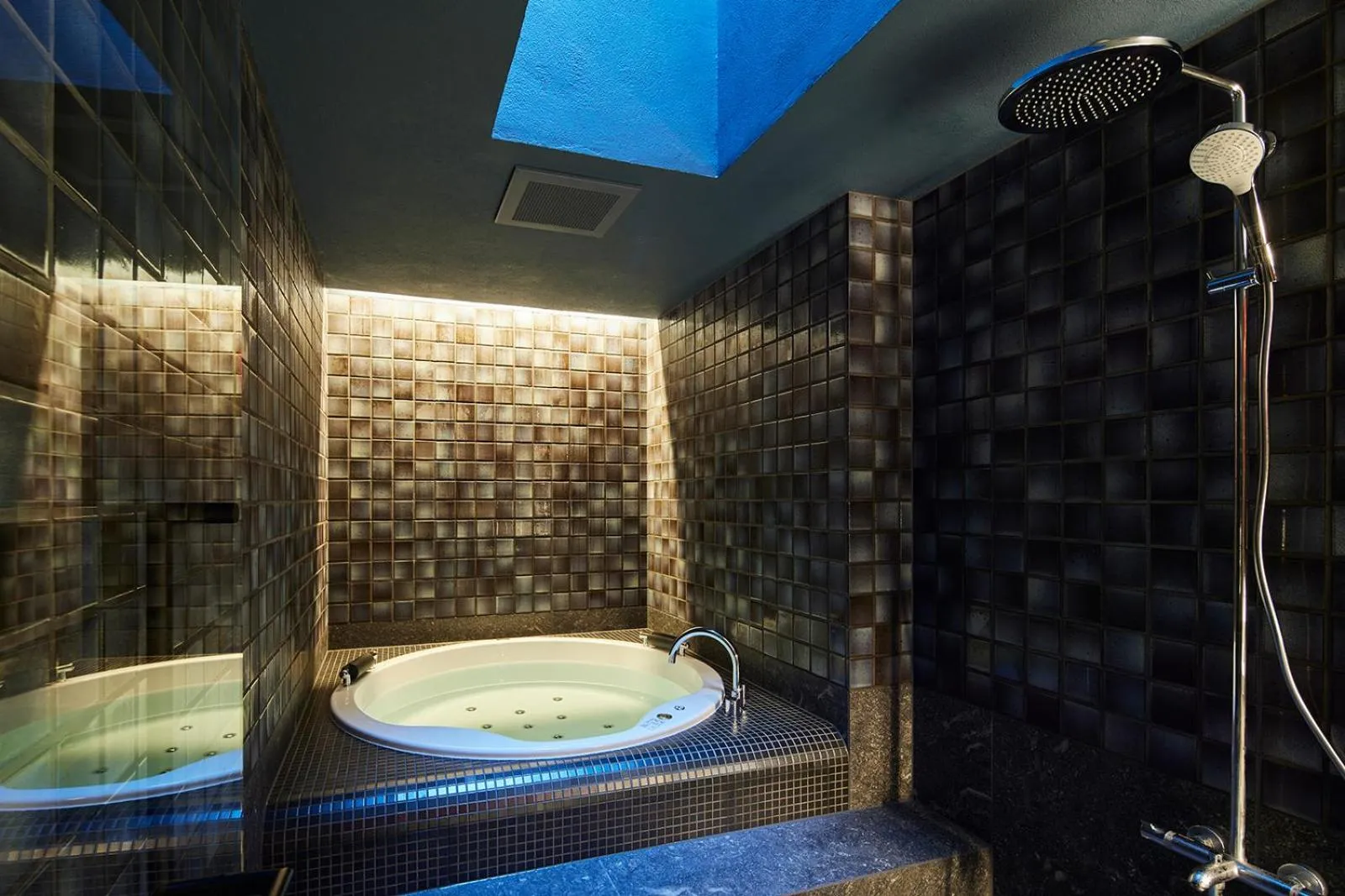 Shower in 厳島いろは