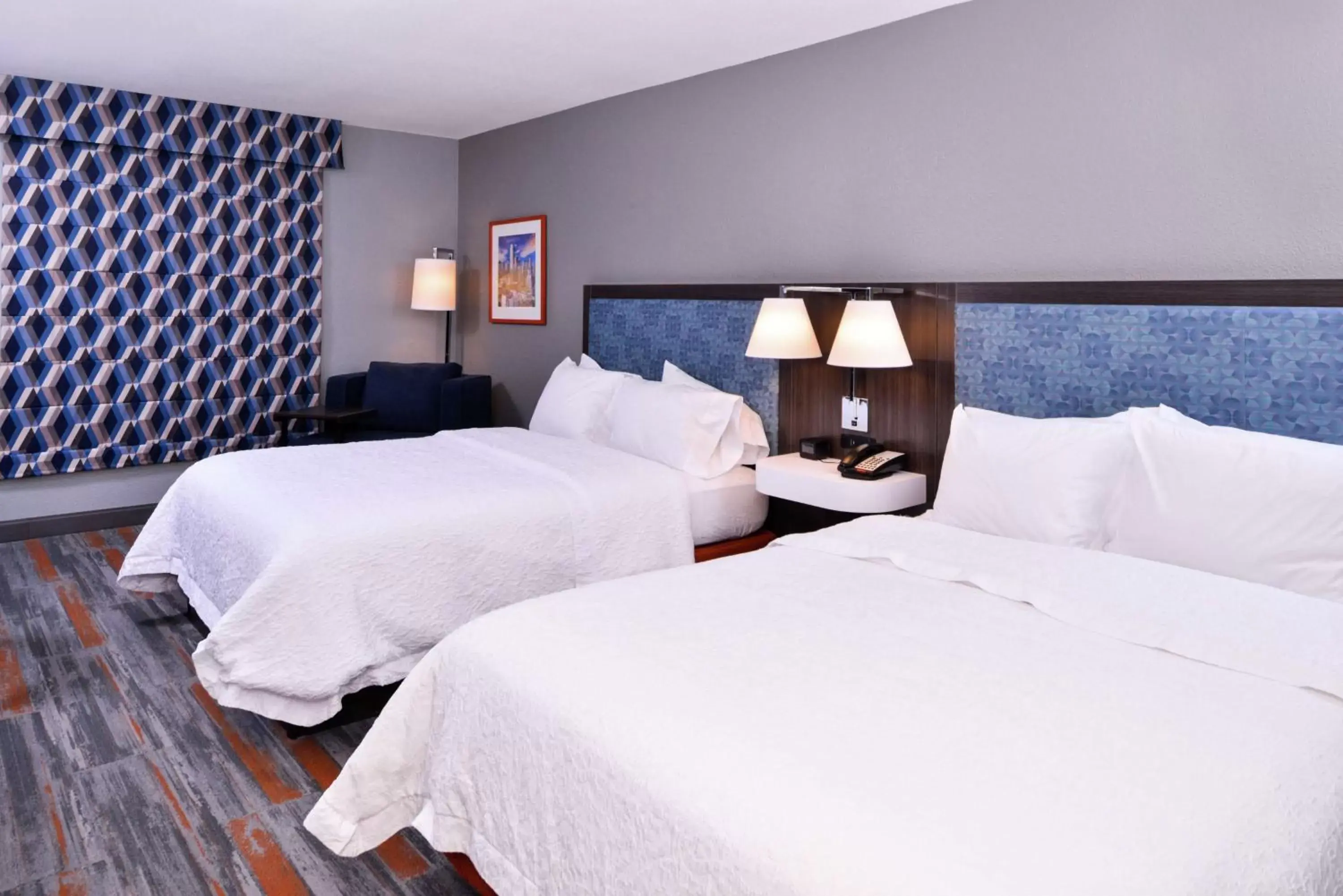 Bed in Hampton Inn & Suites Legacy Park-Frisco