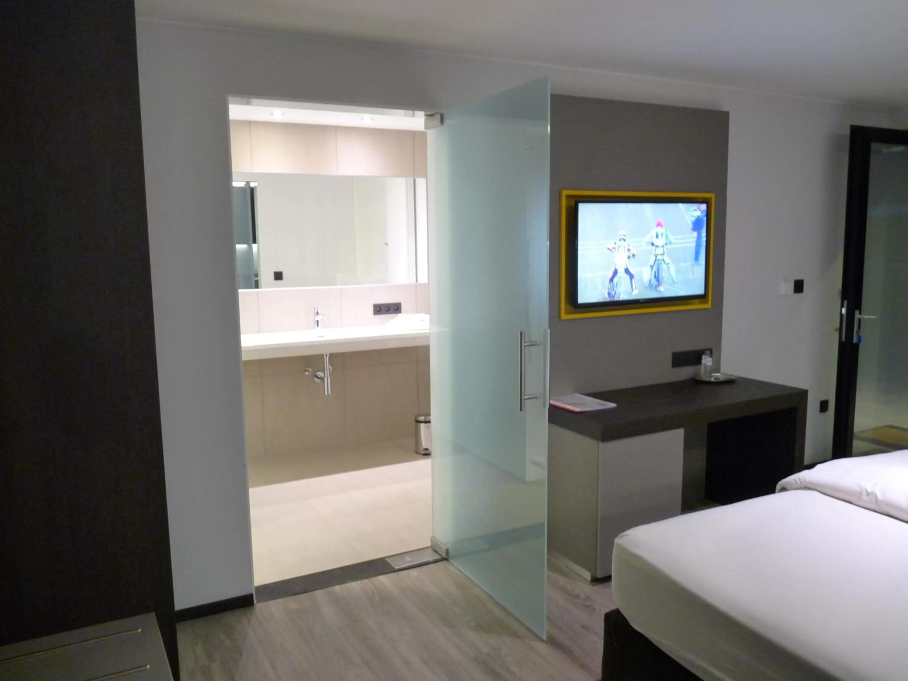 Photo of the whole room, Bed in Hotel Au Prince Royal