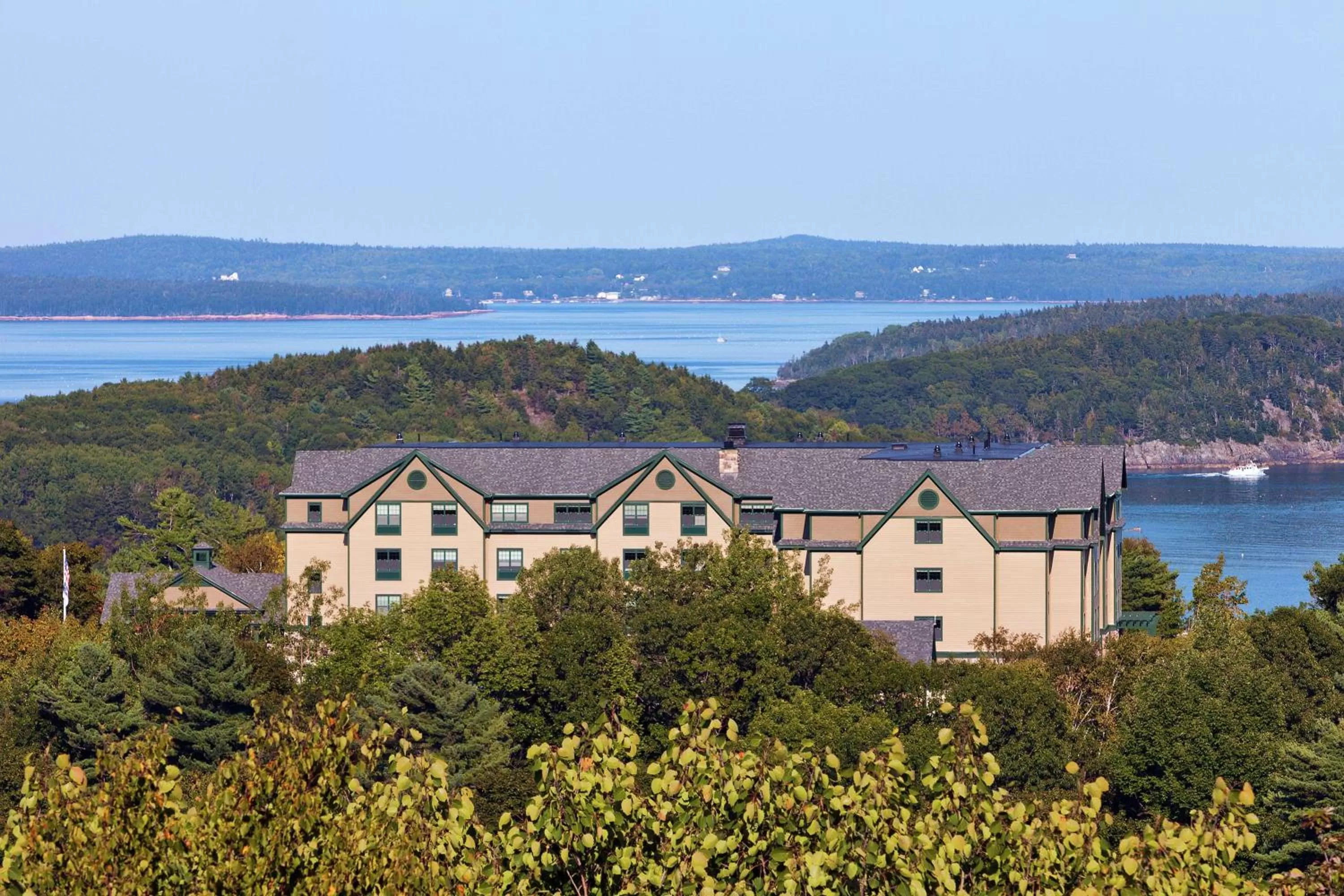 Property building in Hampton Inn Bar Harbor