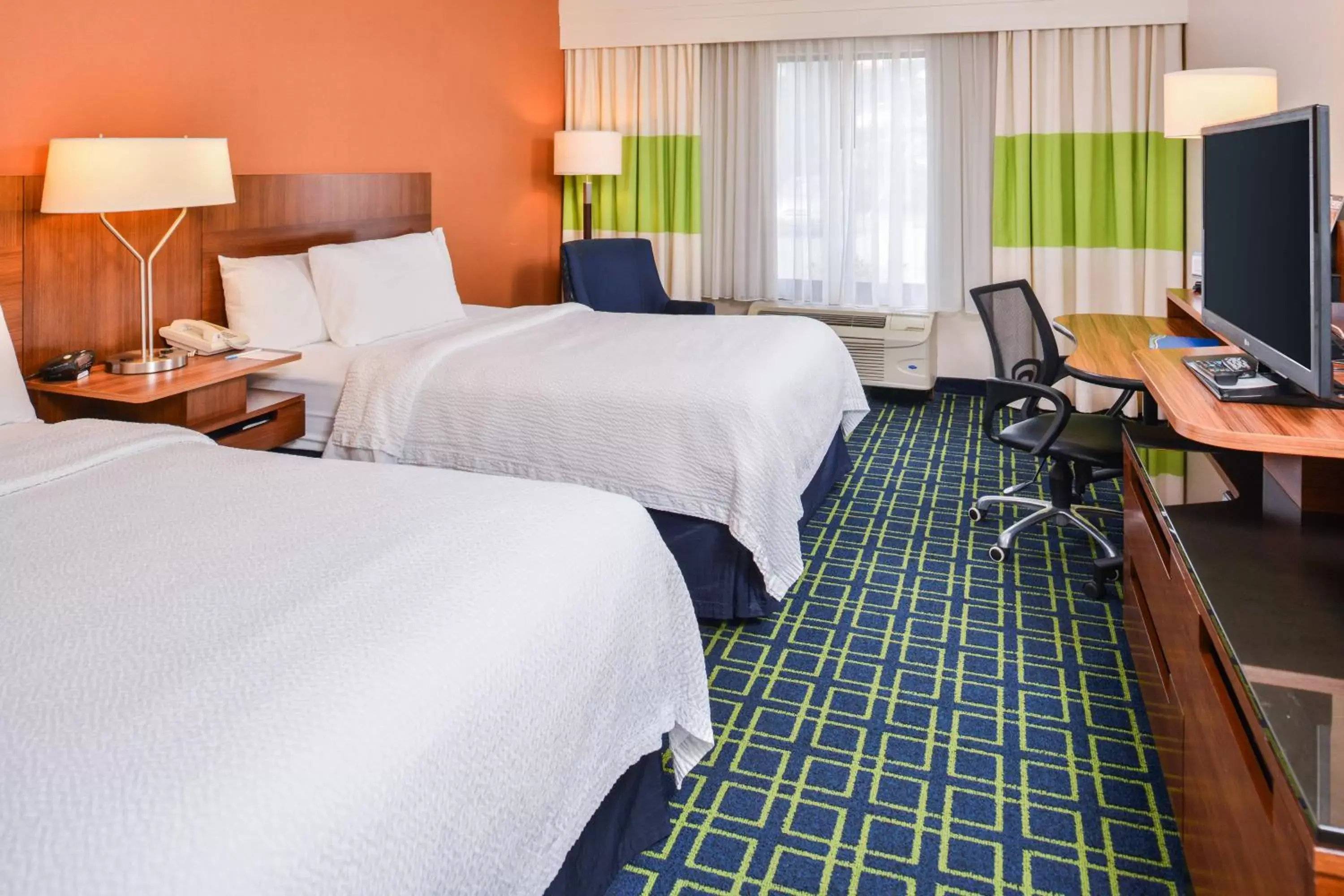 Photo of the whole room, Bed in Fairfield Inn Corning Riverside