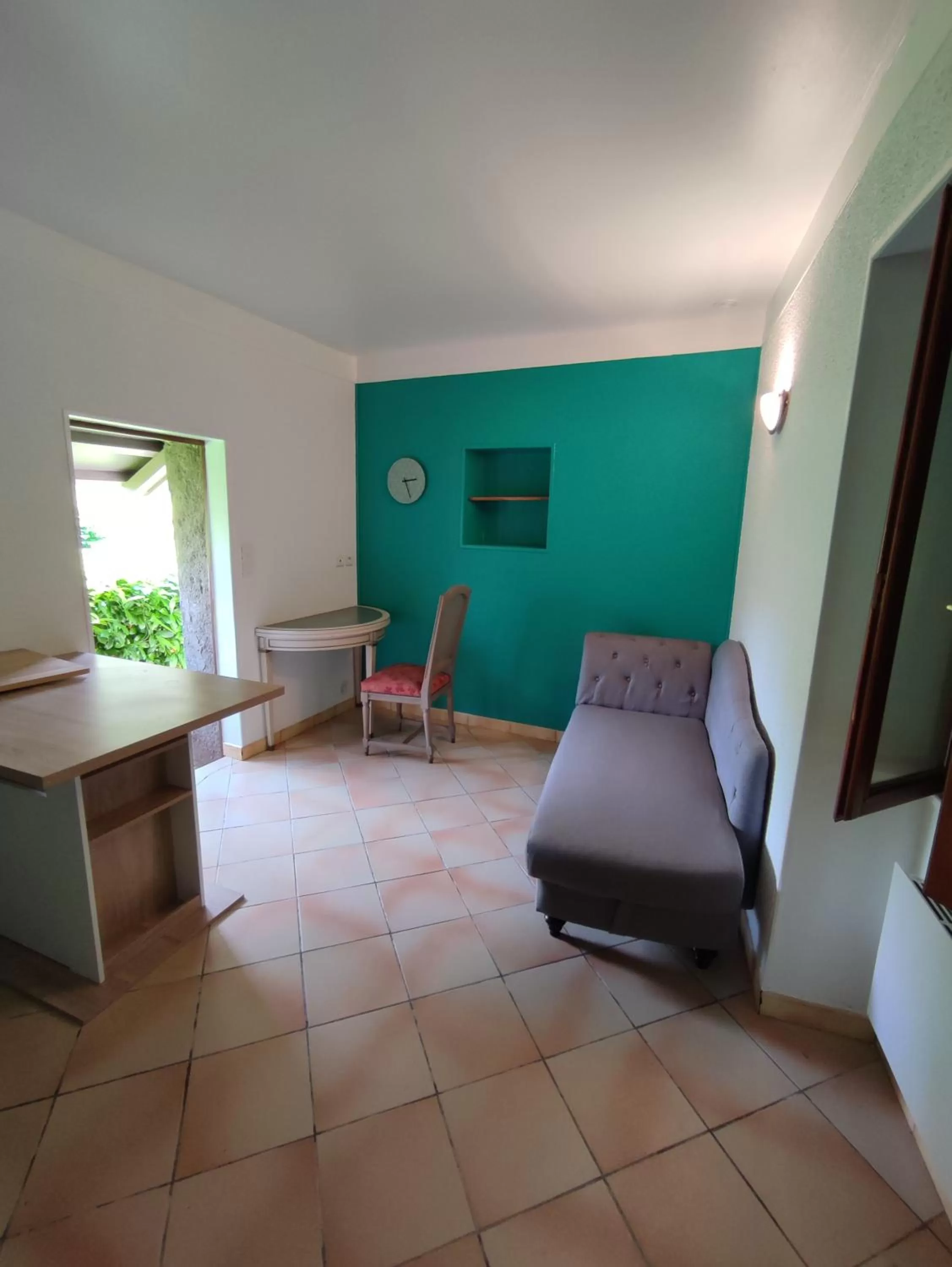 Seating Area in Château Saint-Martin