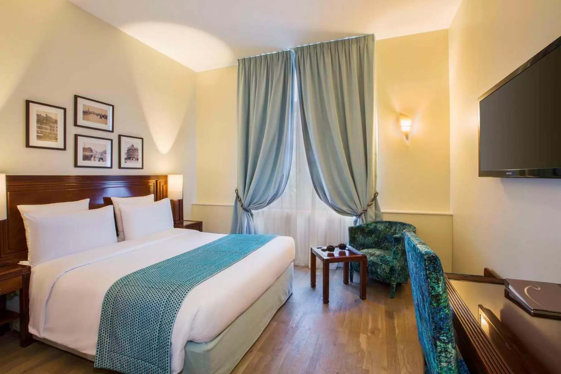 Bedroom, Bed in Hôtel Régent Contades