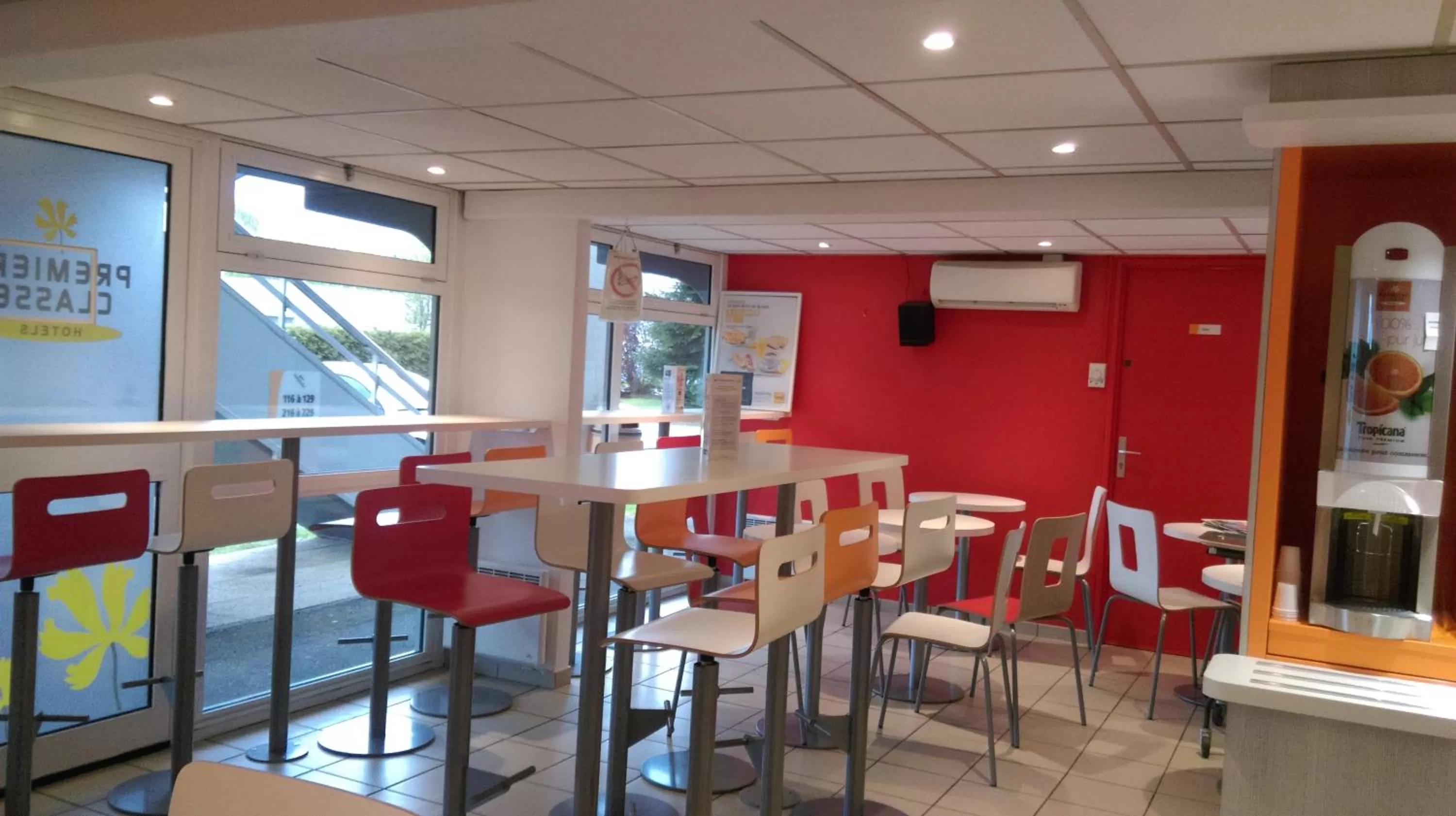 Restaurant/places to eat in Premiere Classe Metz Sud Jouy Aux Arches