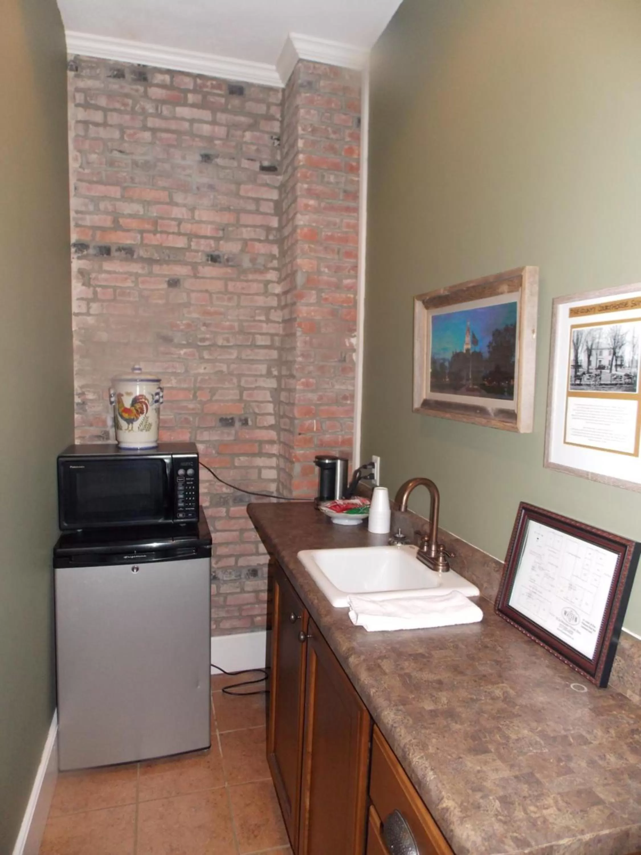 Kitchen or kitchenette in William Watson Hotel