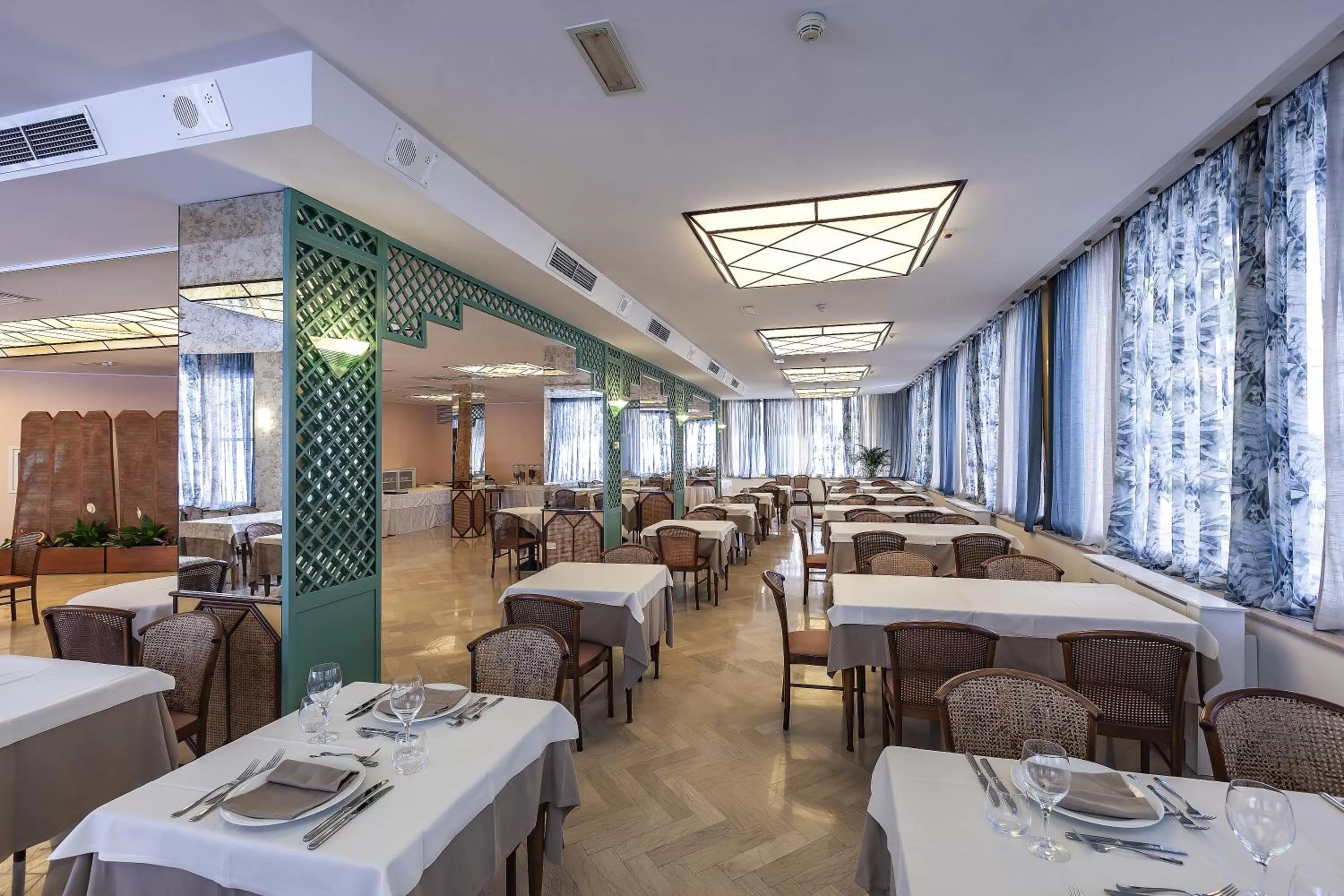 Restaurant/places to eat in Ariminum Hotel