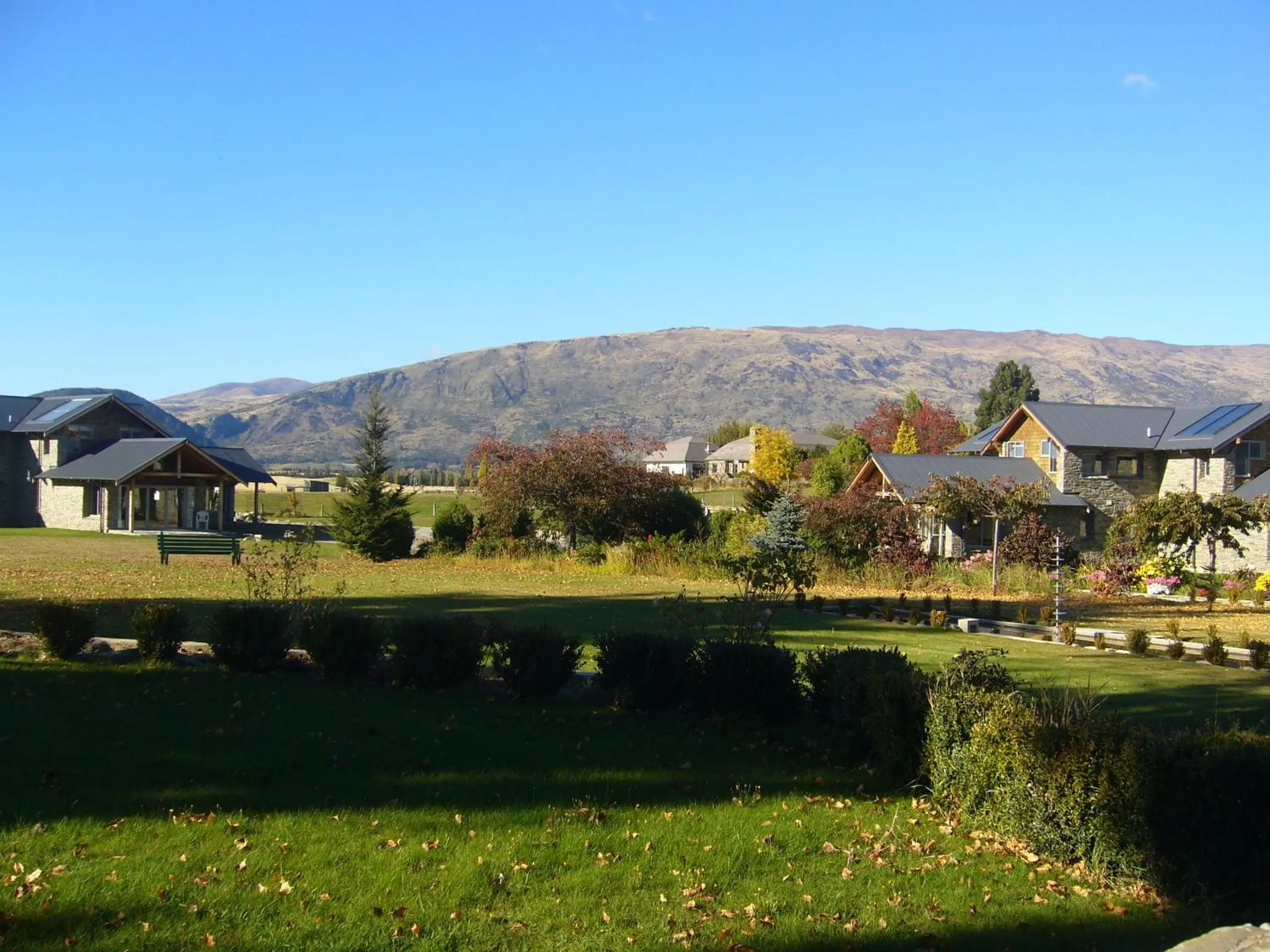 Facade/entrance in Golfcourse Road Chalets and Lodge