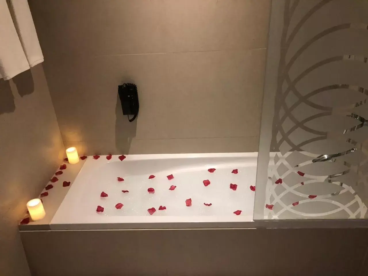 Bathroom in voco - Riyadh, an IHG Hotel