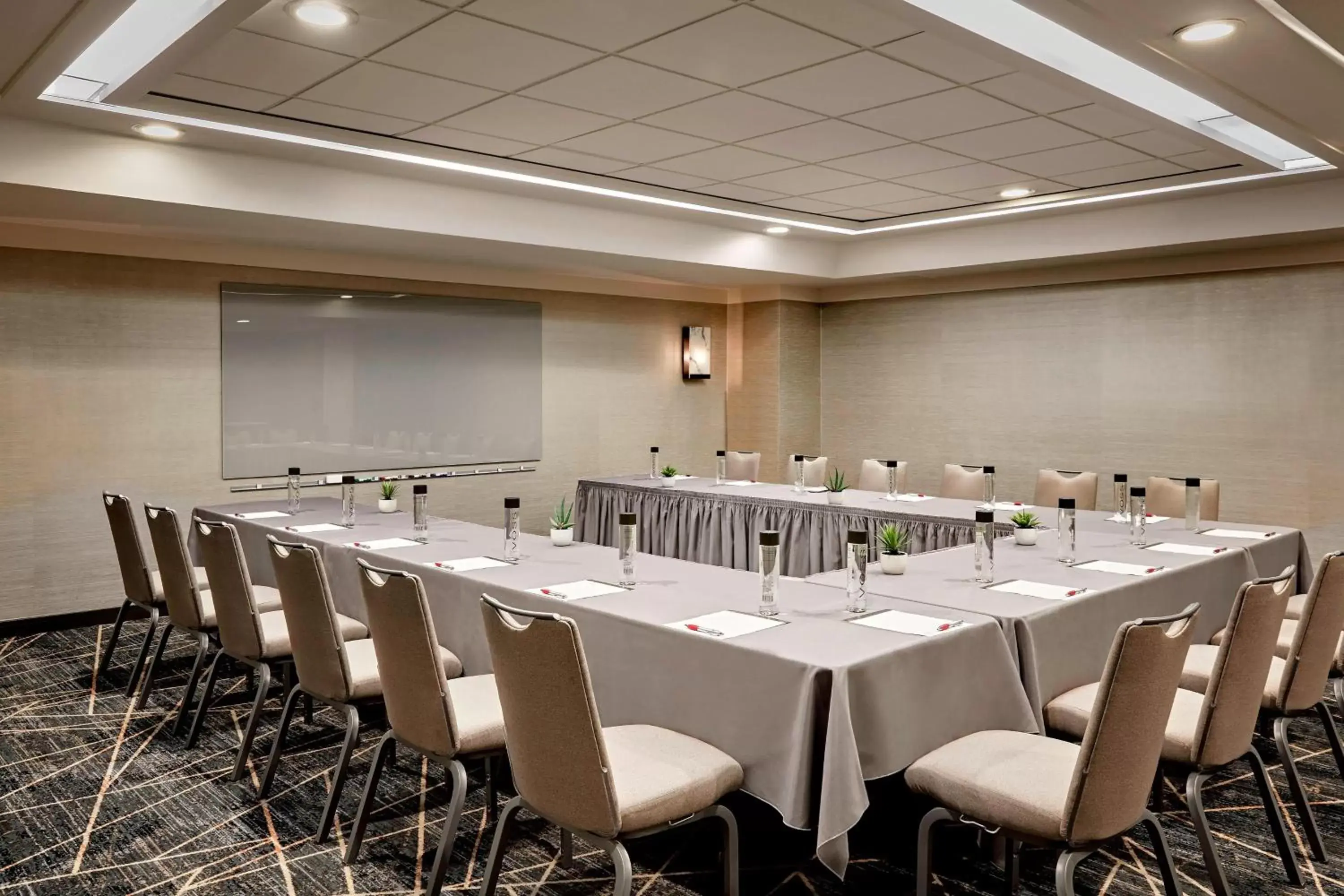 Meeting/conference room in San Francisco Airport Marriott Waterfront