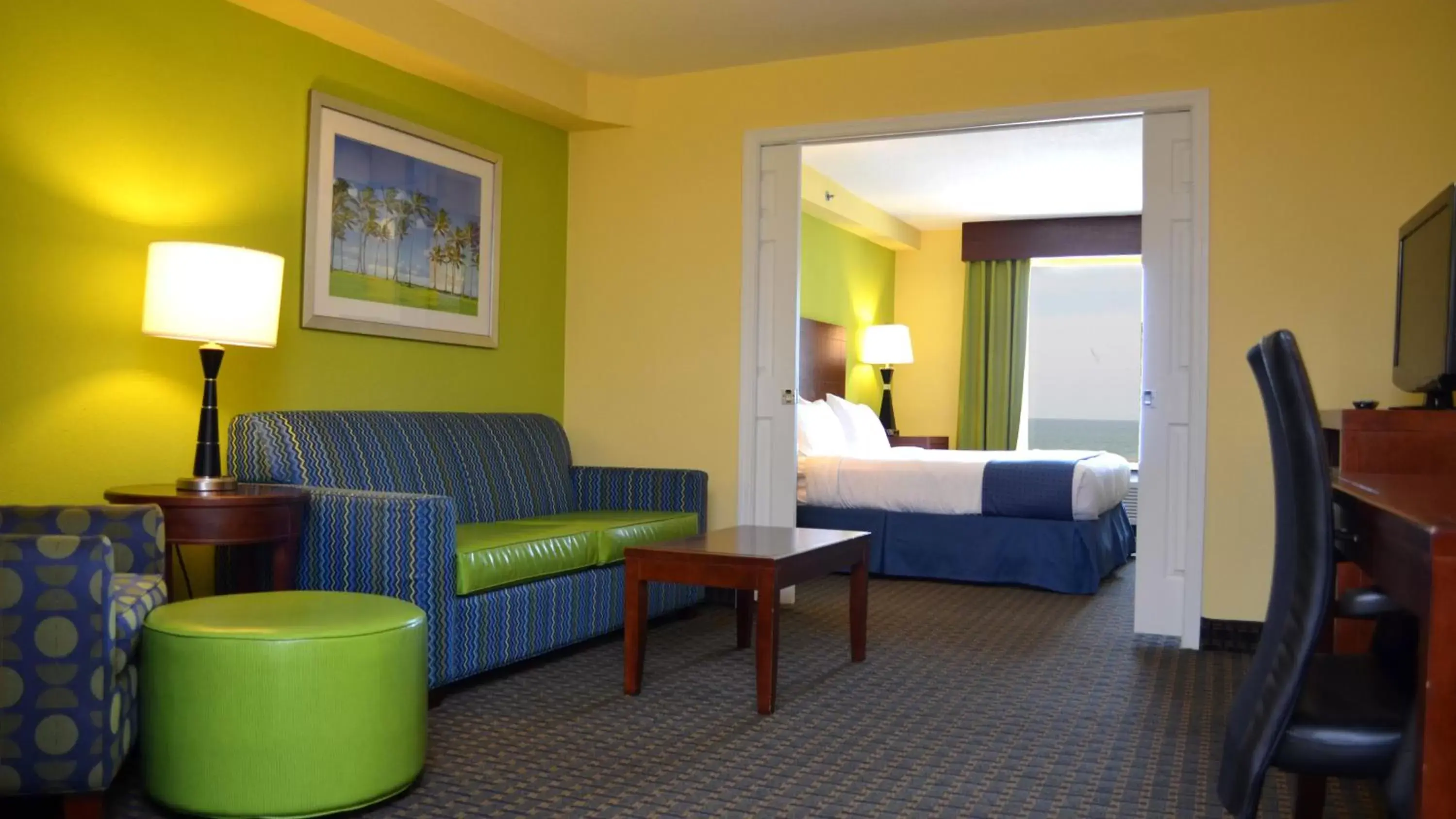 TV and multimedia in Holiday Inn Hotel & Suites Daytona Beach On The Ocean, an IHG Hotel