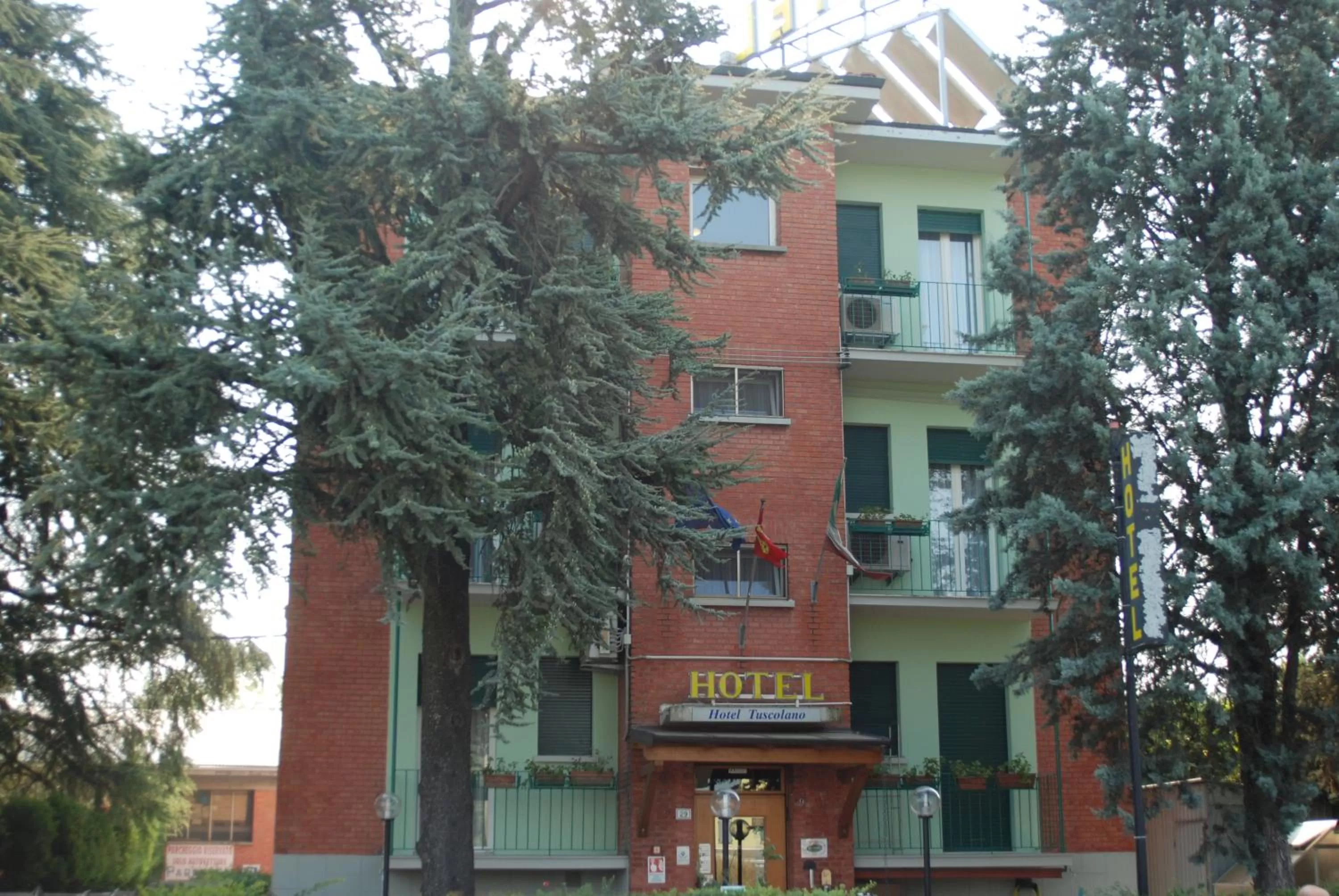 Property building in Hotel Tuscolano