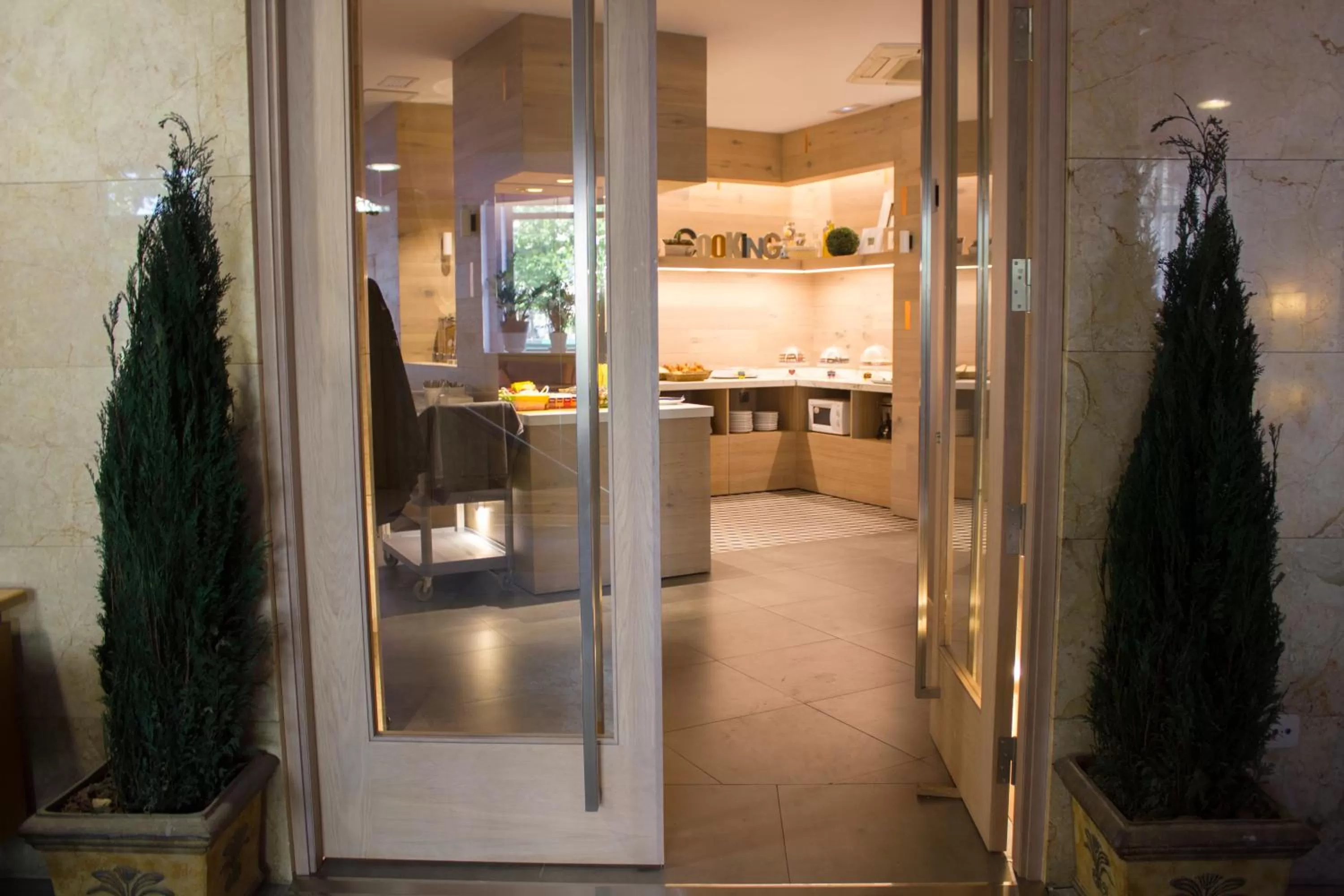 Restaurant/places to eat in Hotel Gran Via