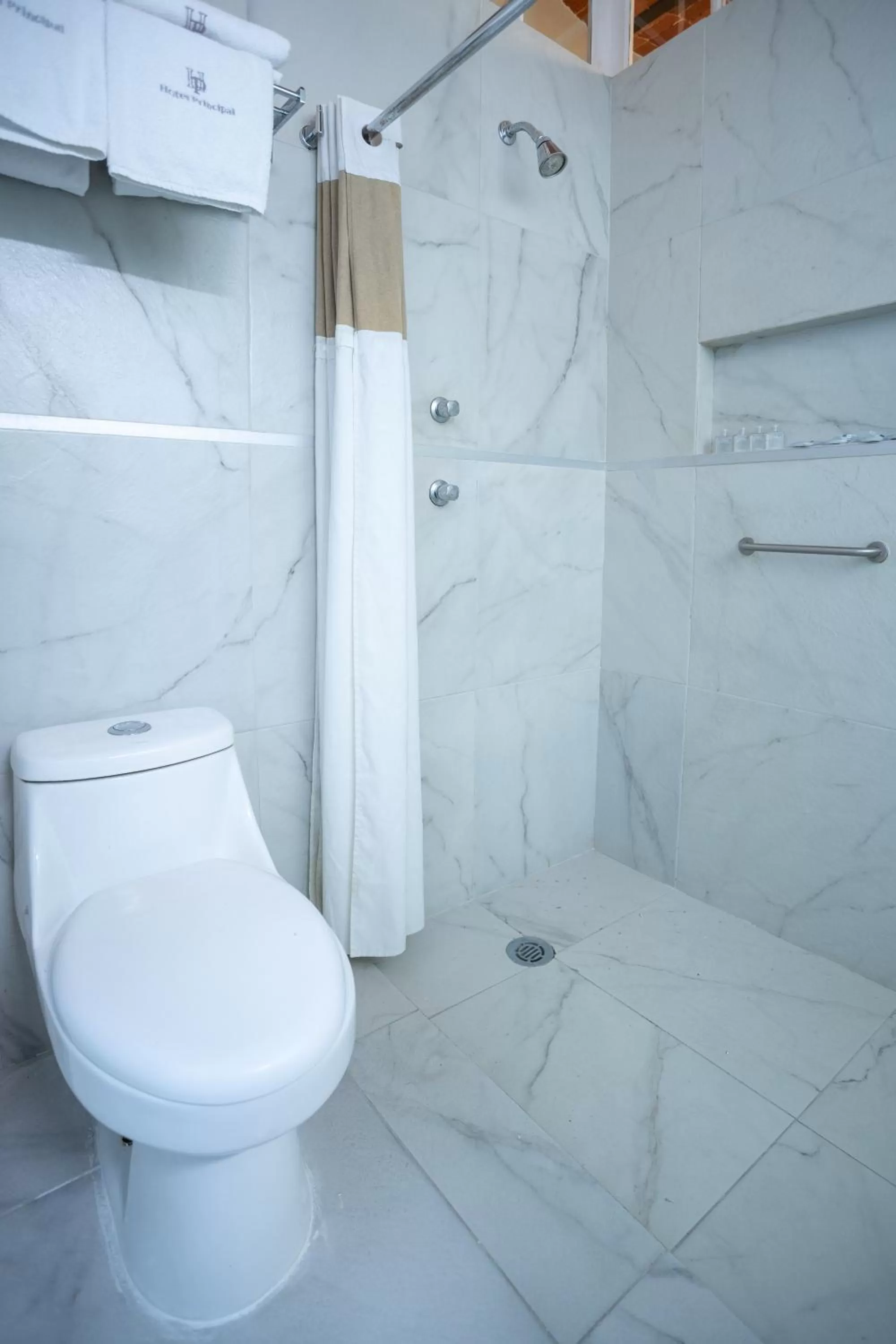 Bathroom in Hotel Principal