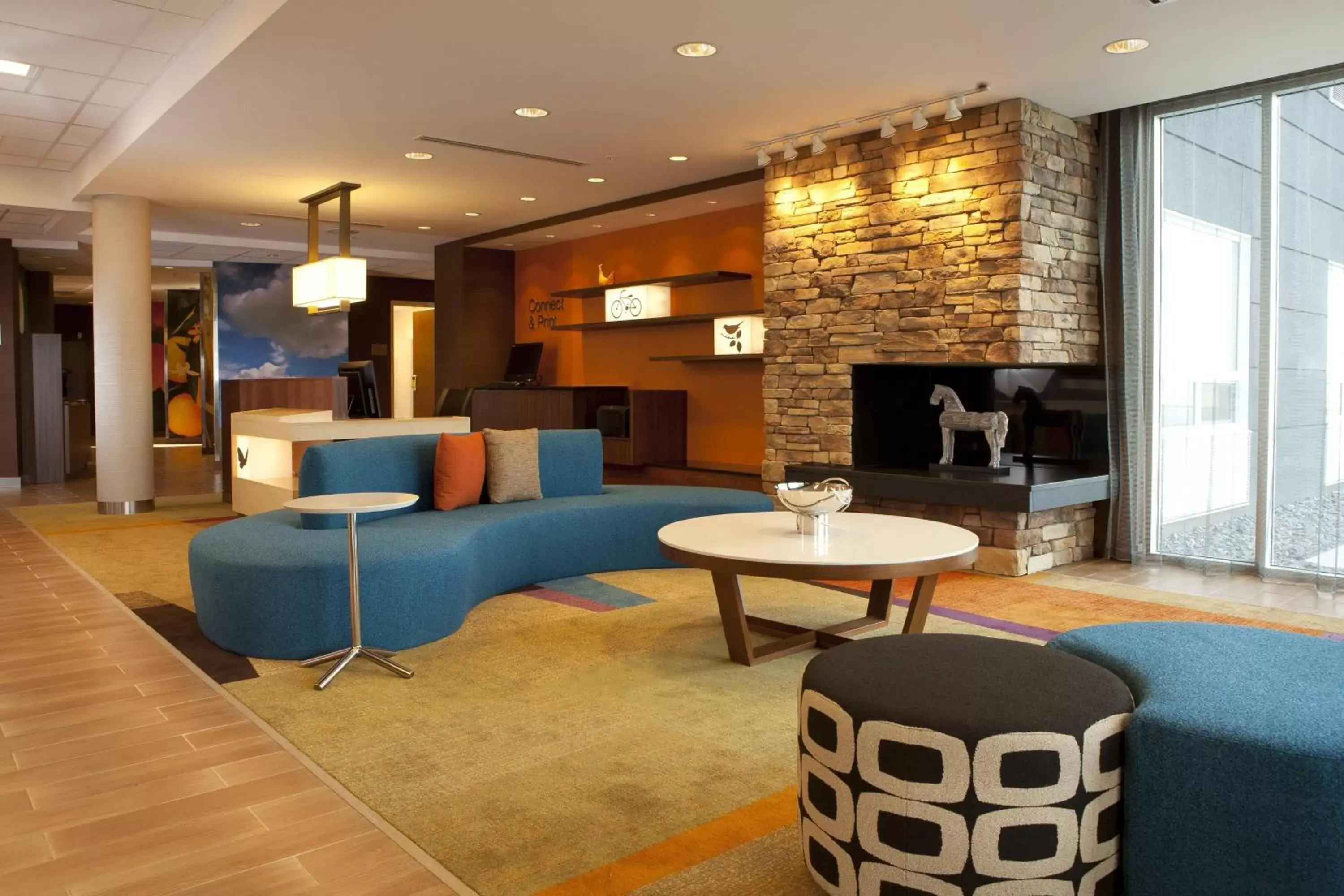 Lobby or reception, Lounge/Bar in Fairfield Inn & Suites by Marriott Lethbridge